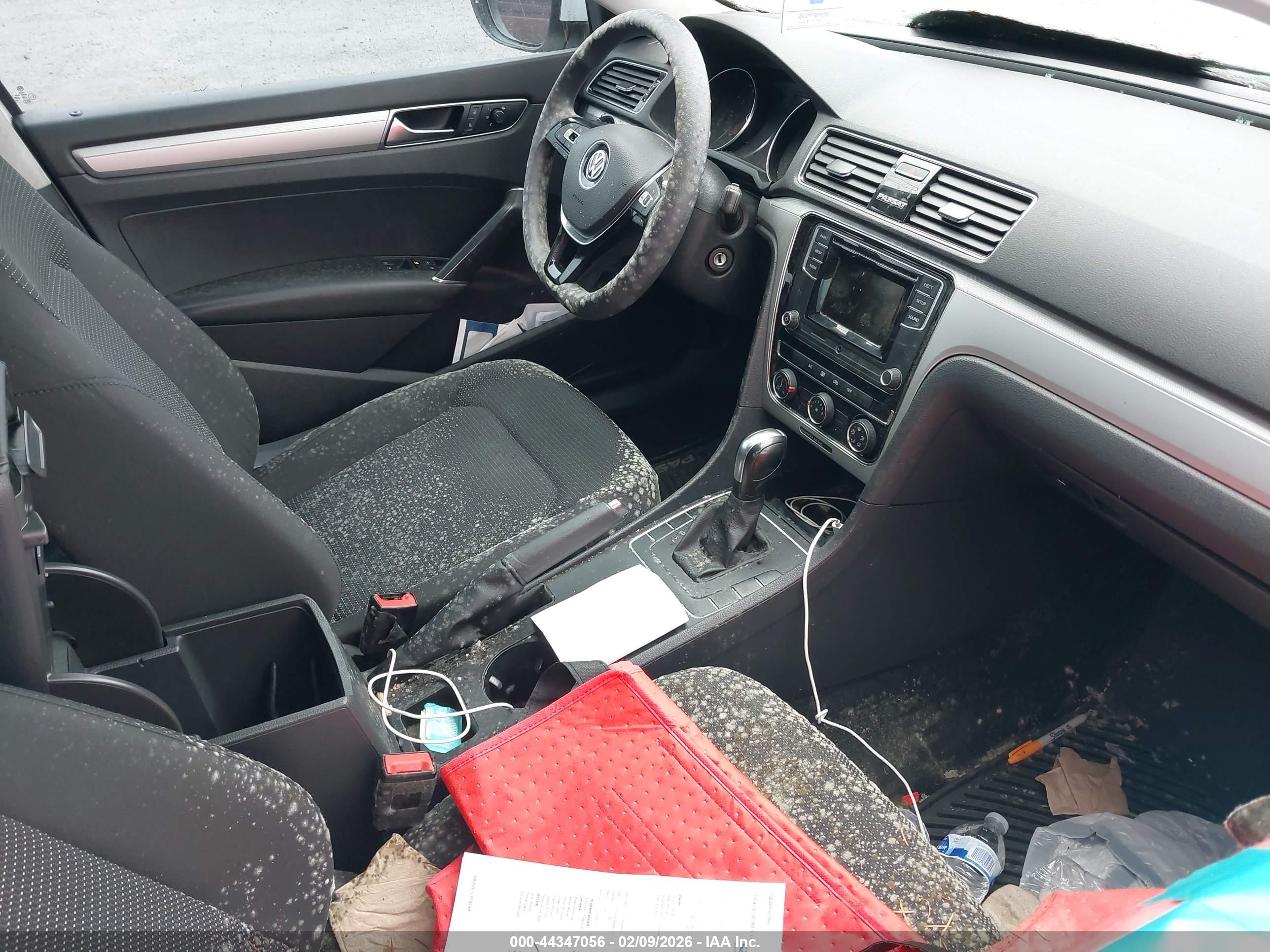 VOLKSWAGEN PASSAT image 5
