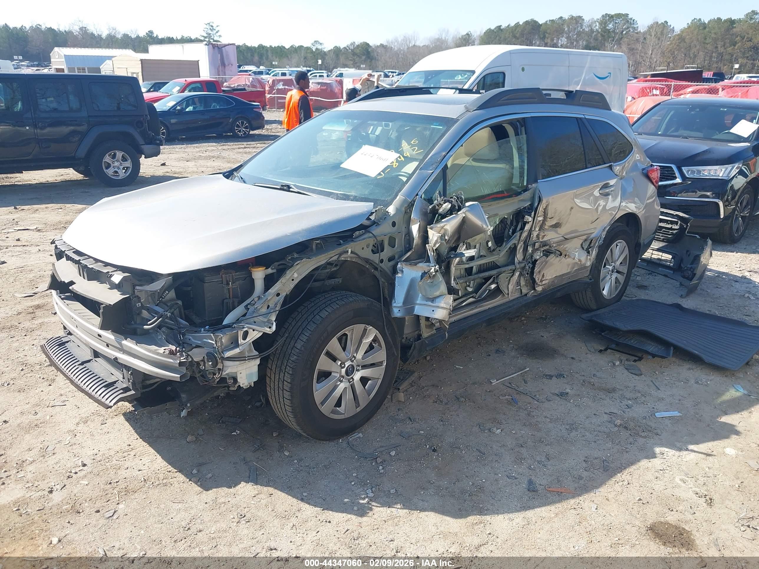 SUBARU OUTBACK image 2