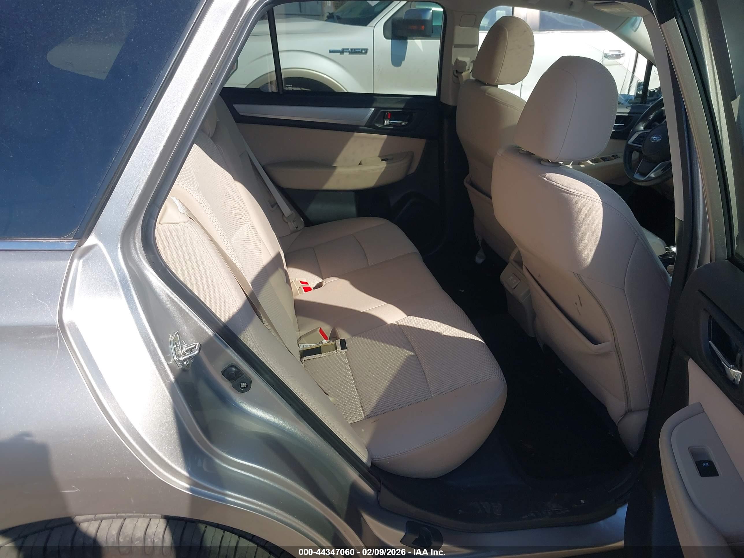 SUBARU OUTBACK image 8