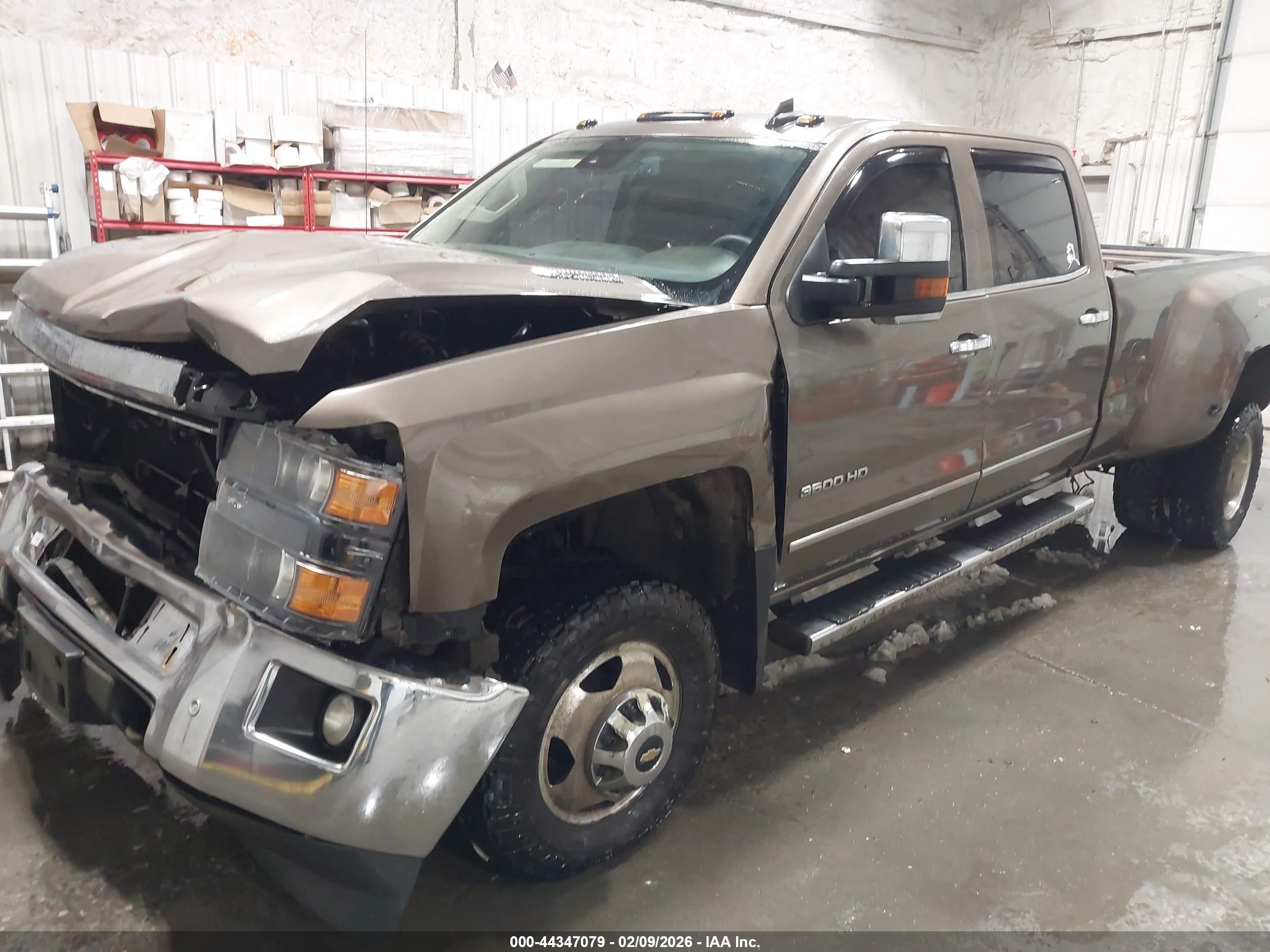 CHEVROLET SILVERADO image 2