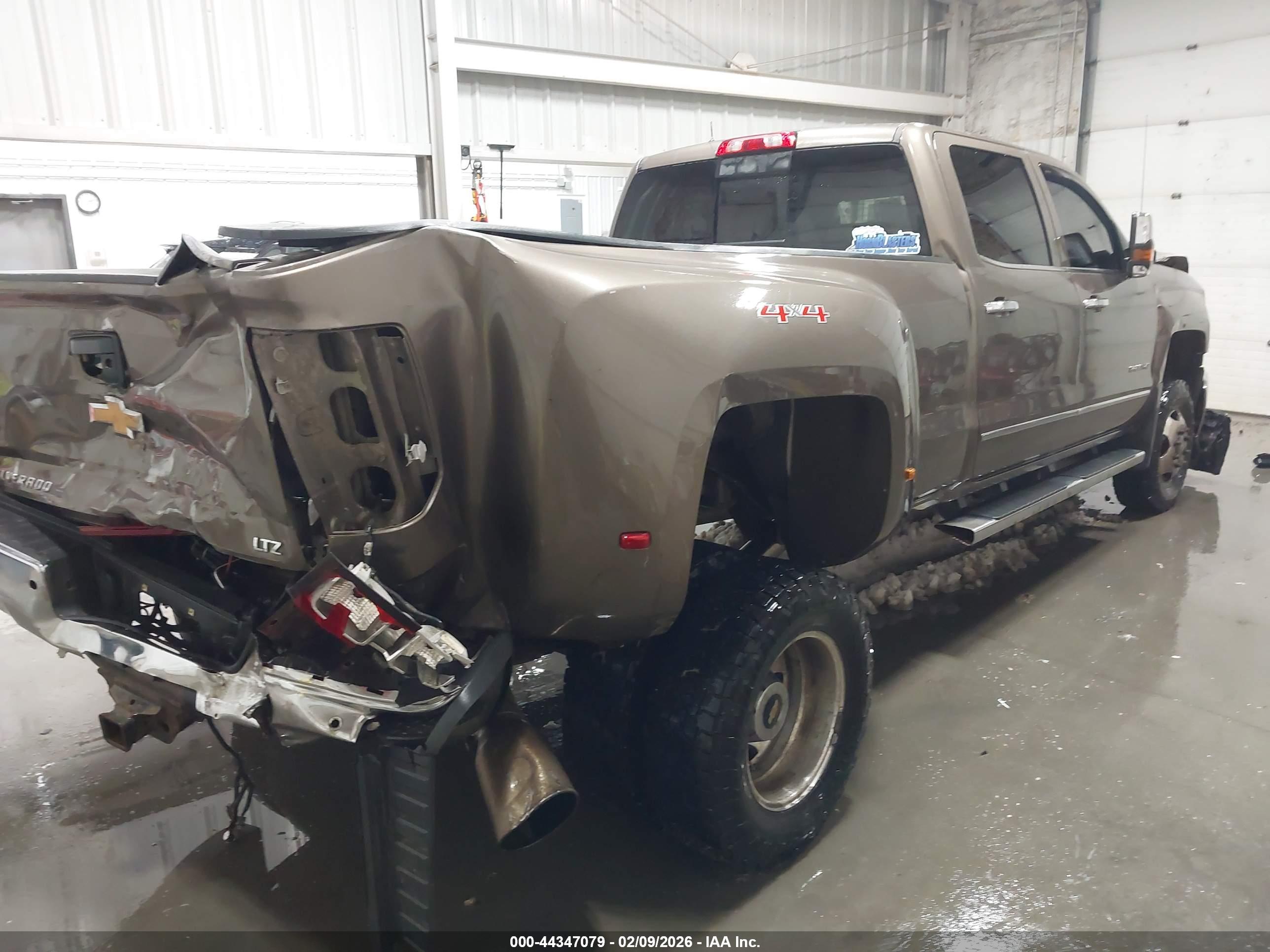 CHEVROLET SILVERADO image 4