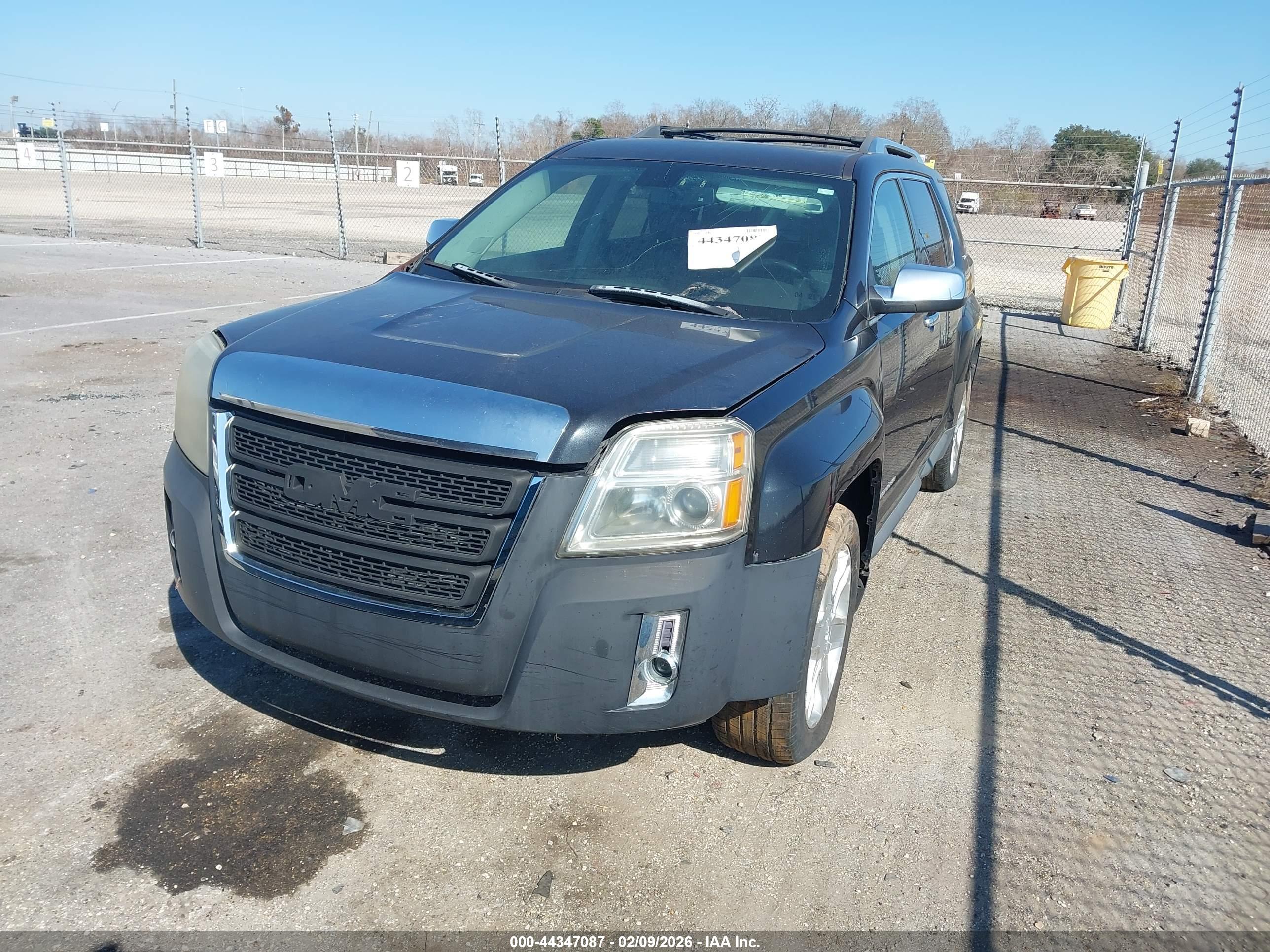 GMC TERRAIN image 2