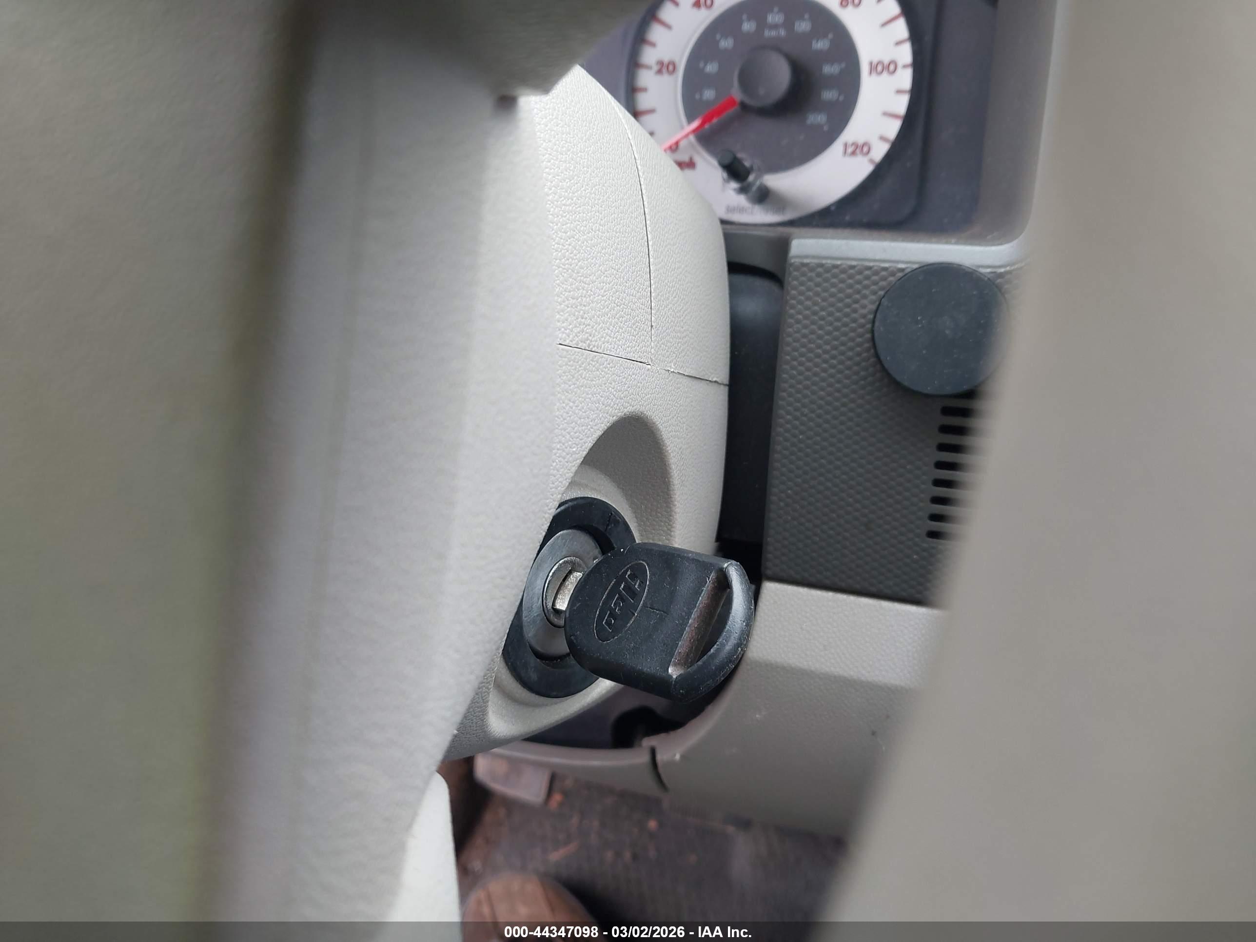 MAZDA TRIBUTE image 11