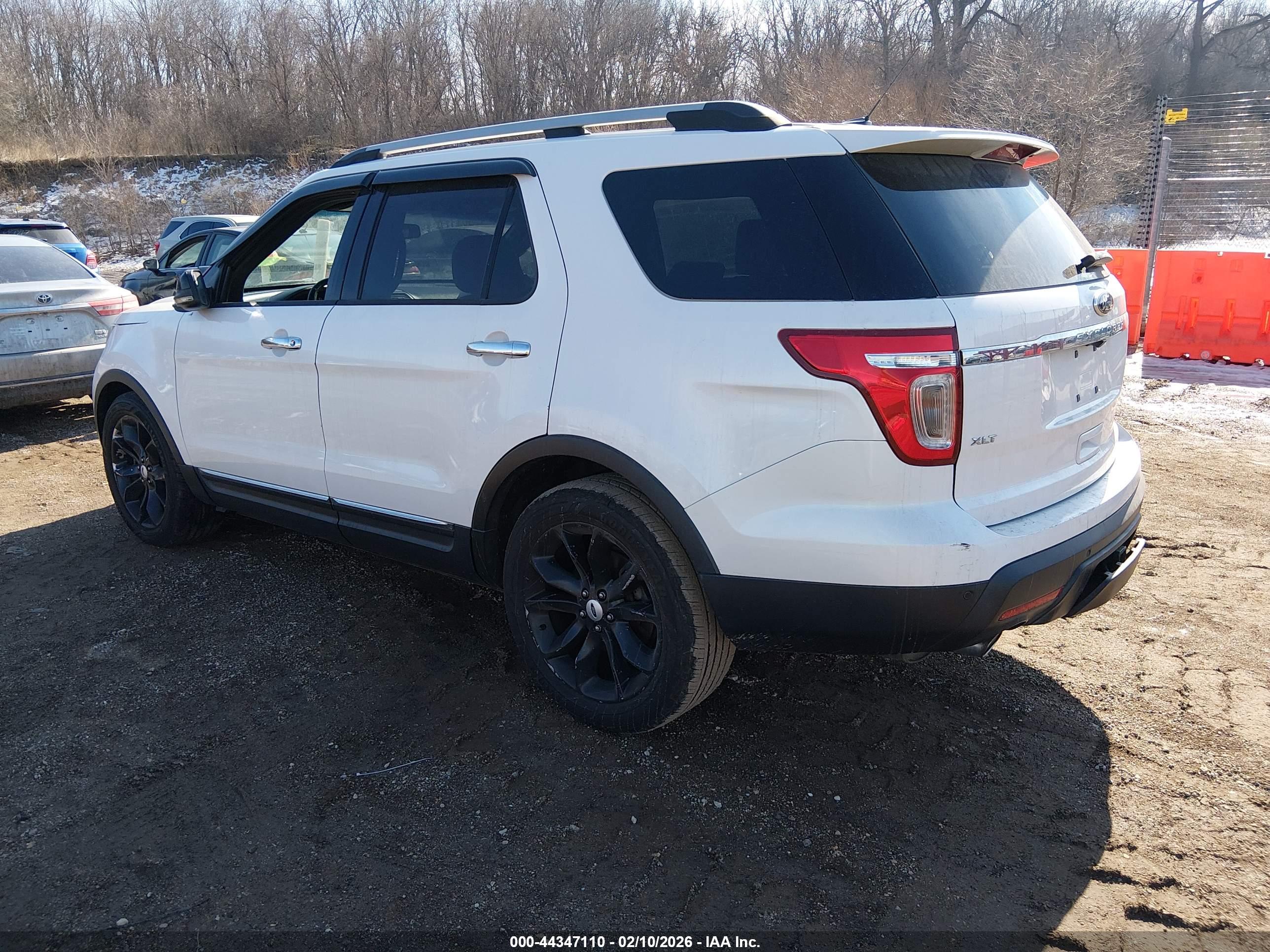 FORD EXPLORER image 3