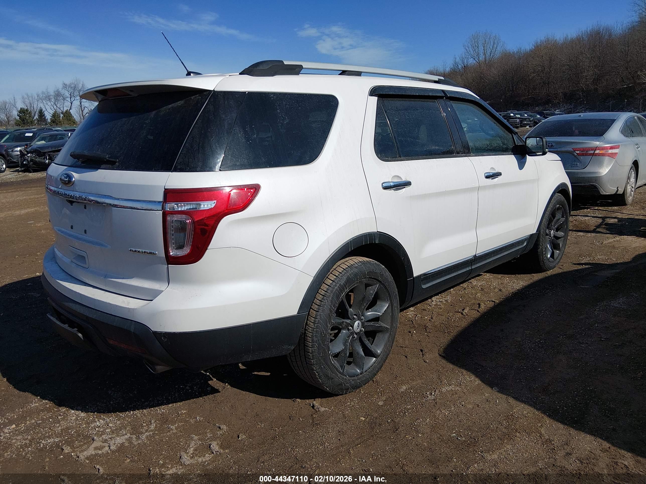 FORD EXPLORER image 4