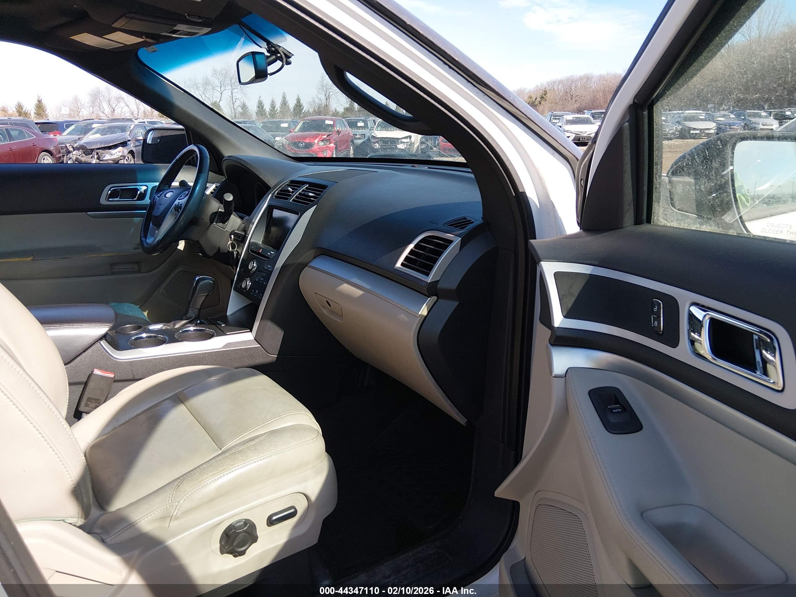 FORD EXPLORER image 5