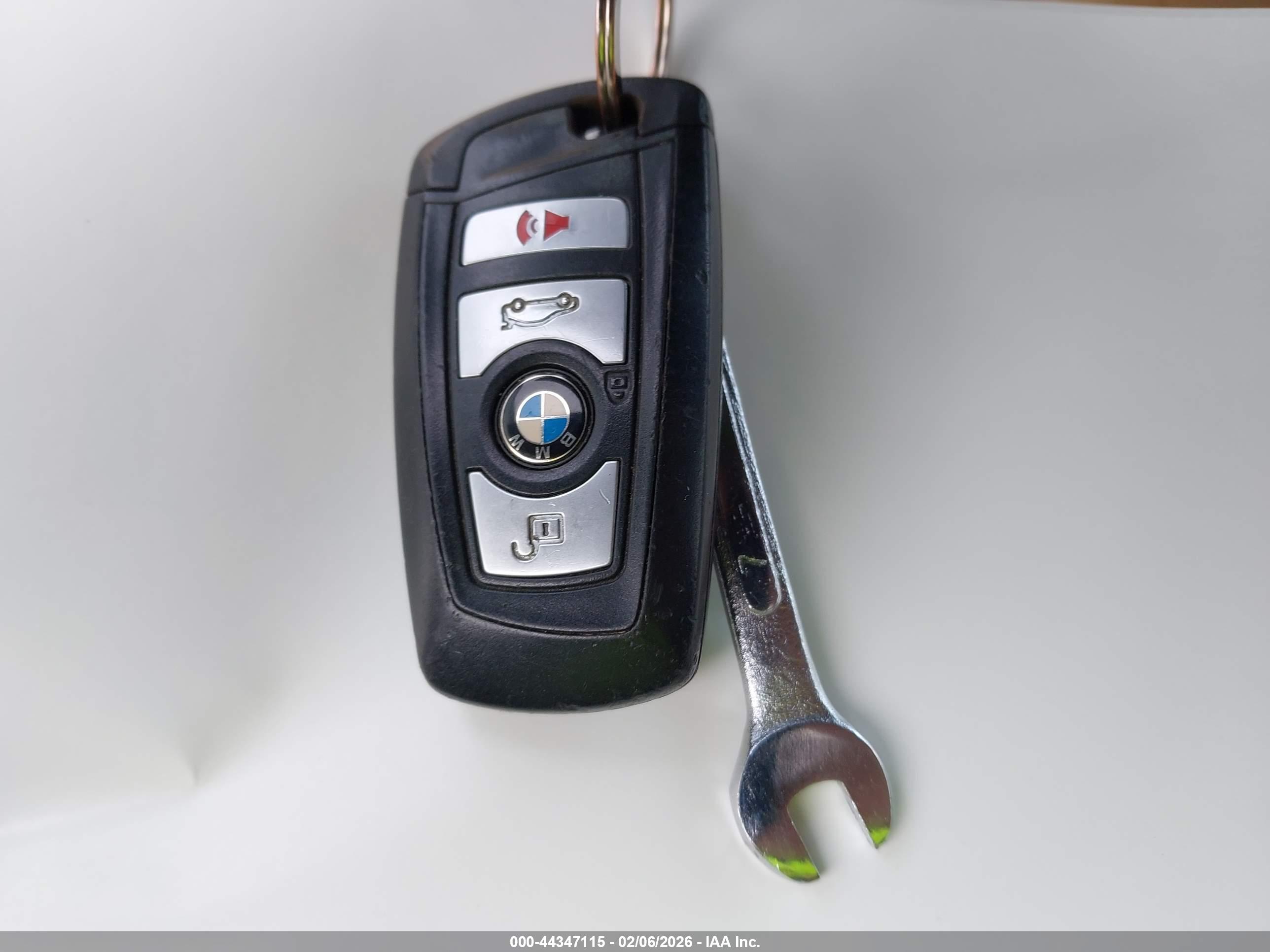 BMW 528I image 11