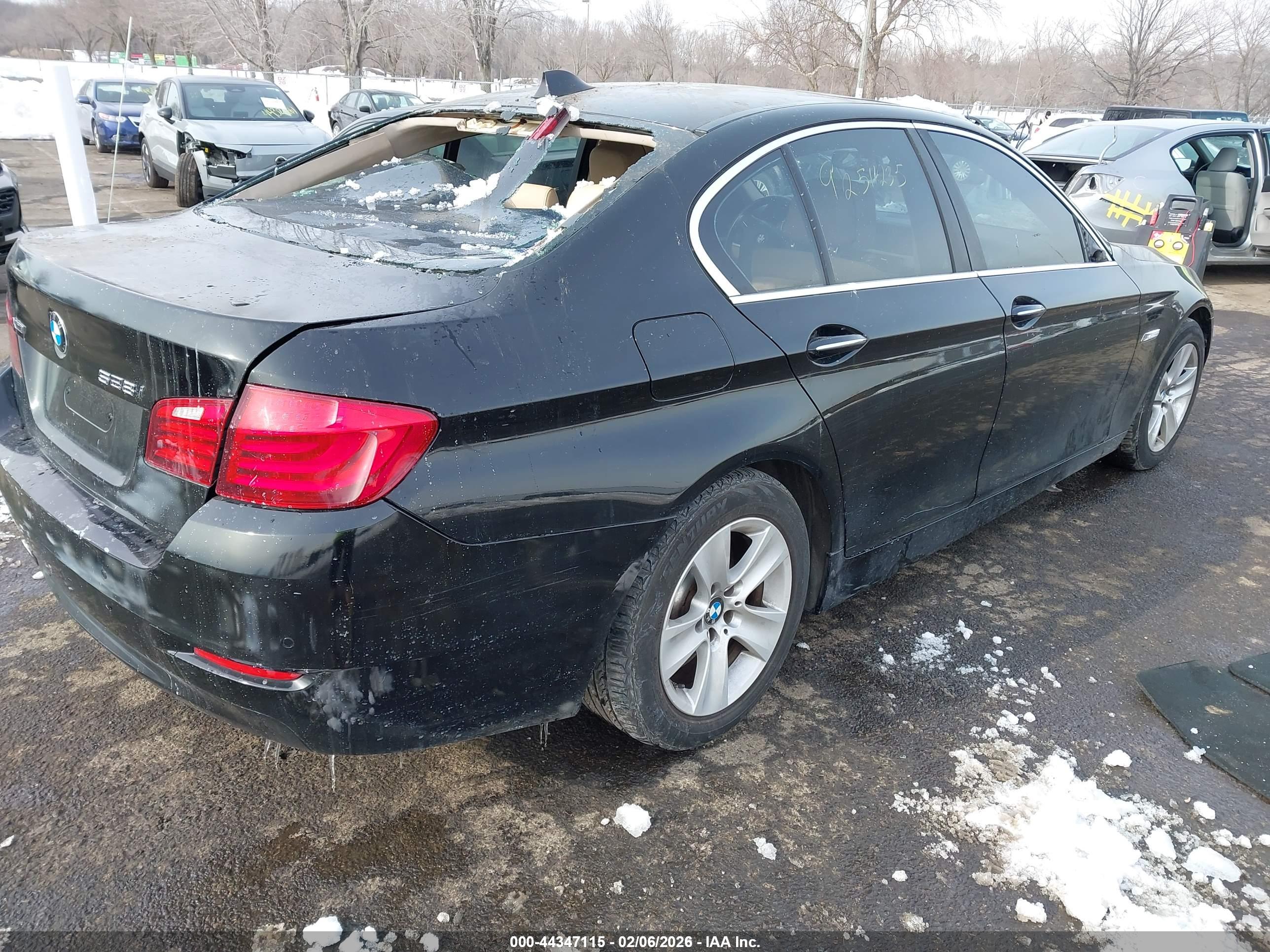 BMW 528I image 4