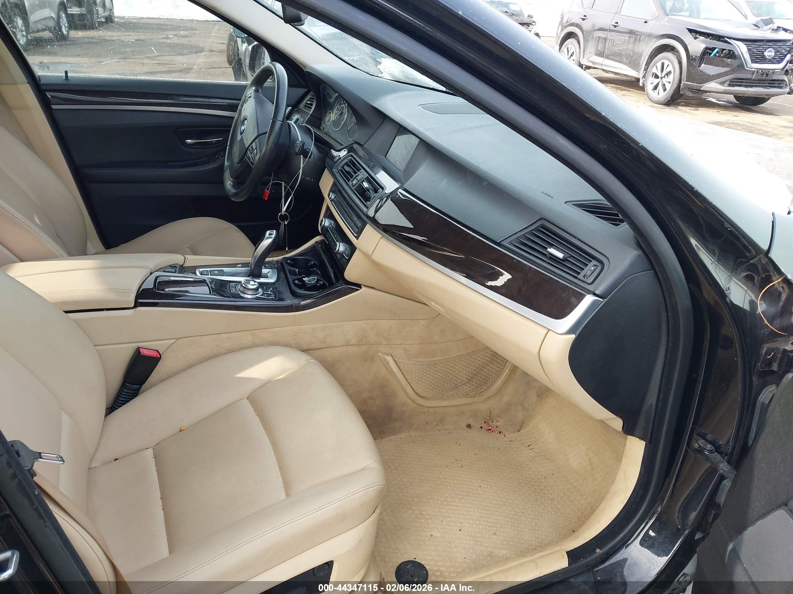 BMW 528I image 5
