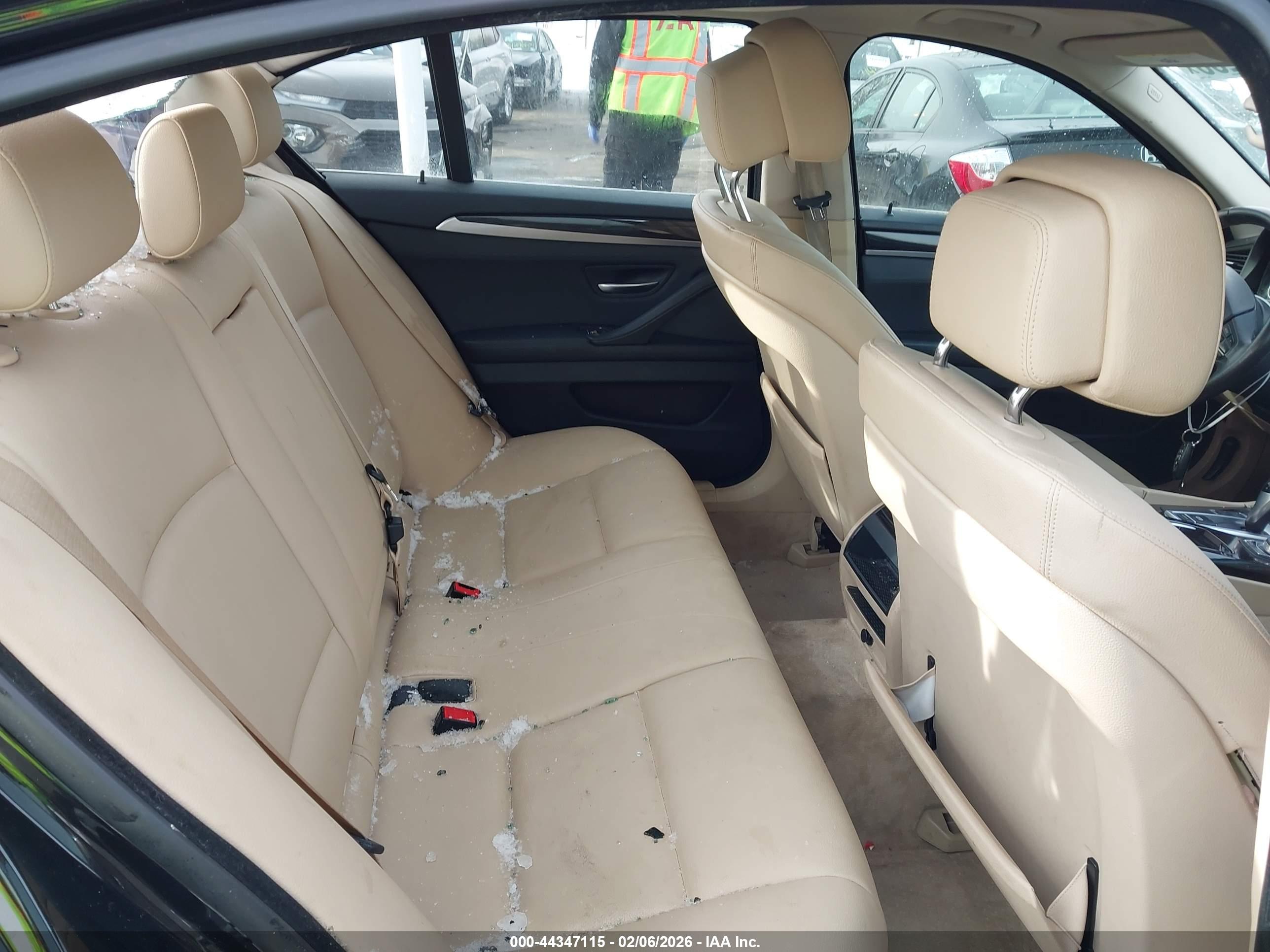 BMW 528I image 8