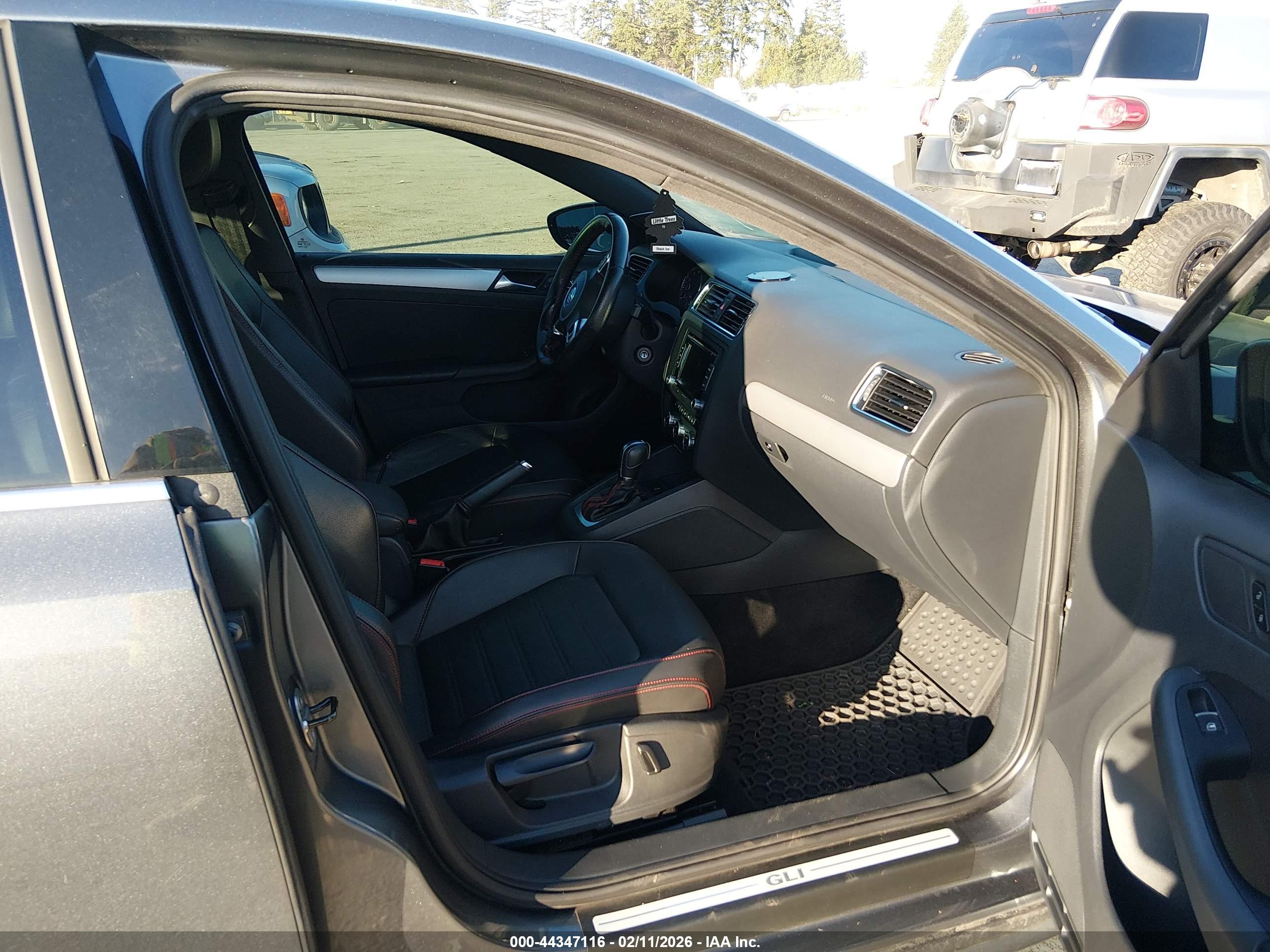 VOLKSWAGEN JETTA image 5
