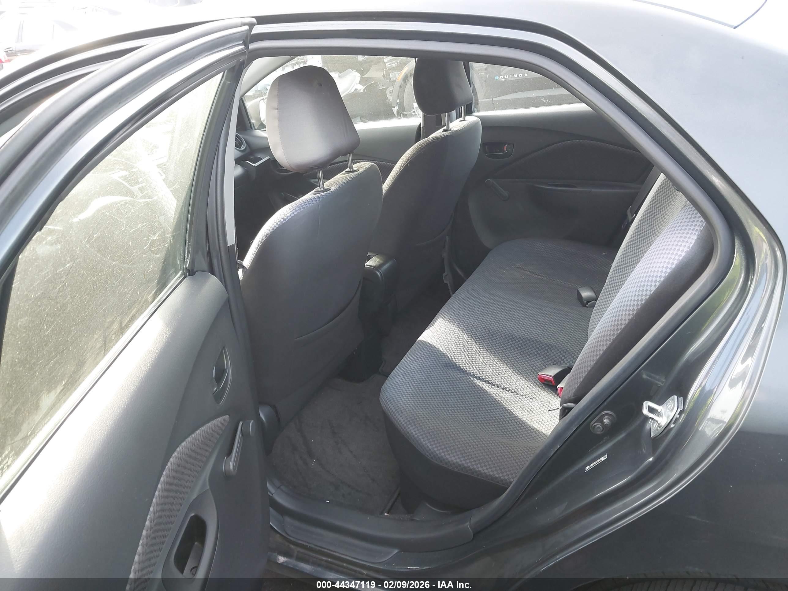 TOYOTA YARIS image 8