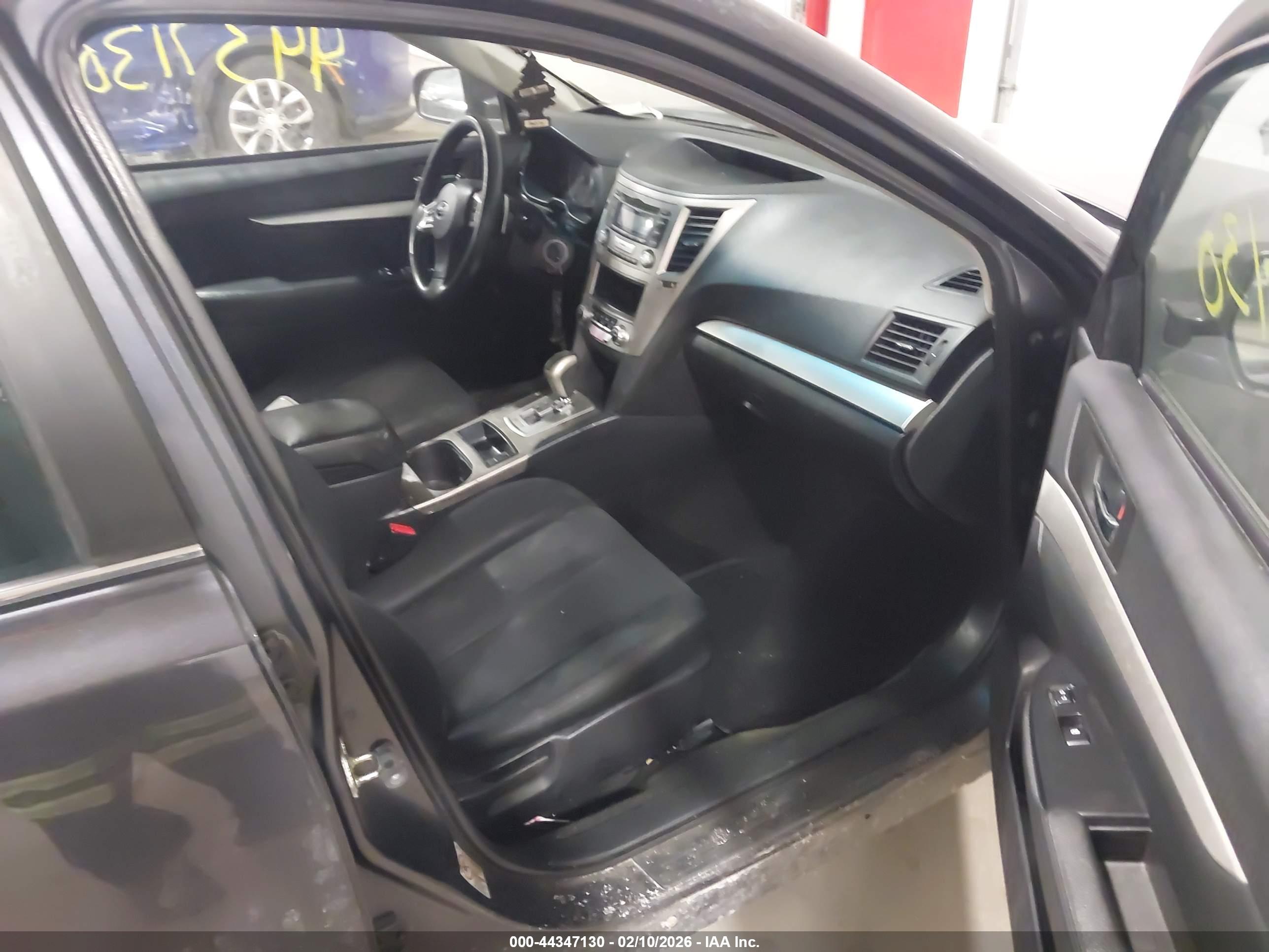 SUBARU LEGACY image 5