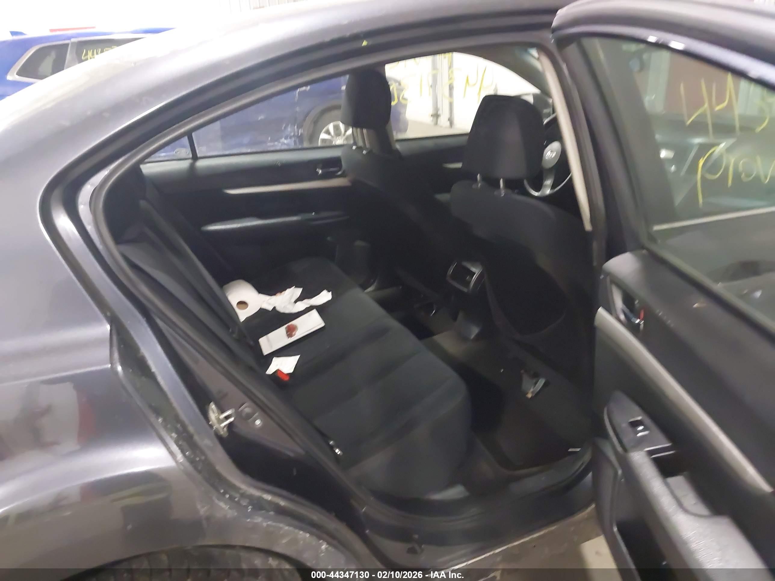 SUBARU LEGACY image 8