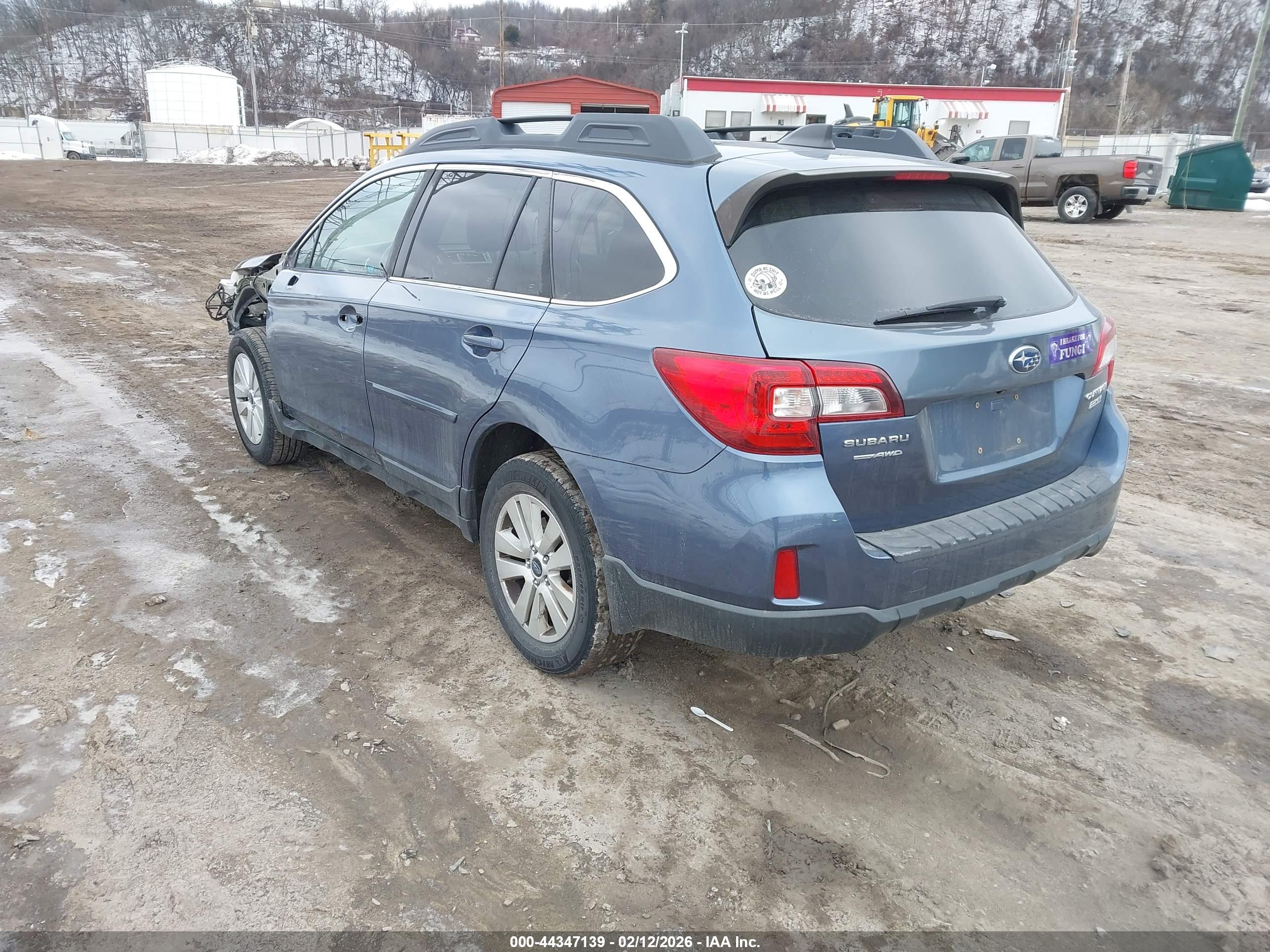 SUBARU OUTBACK image 3