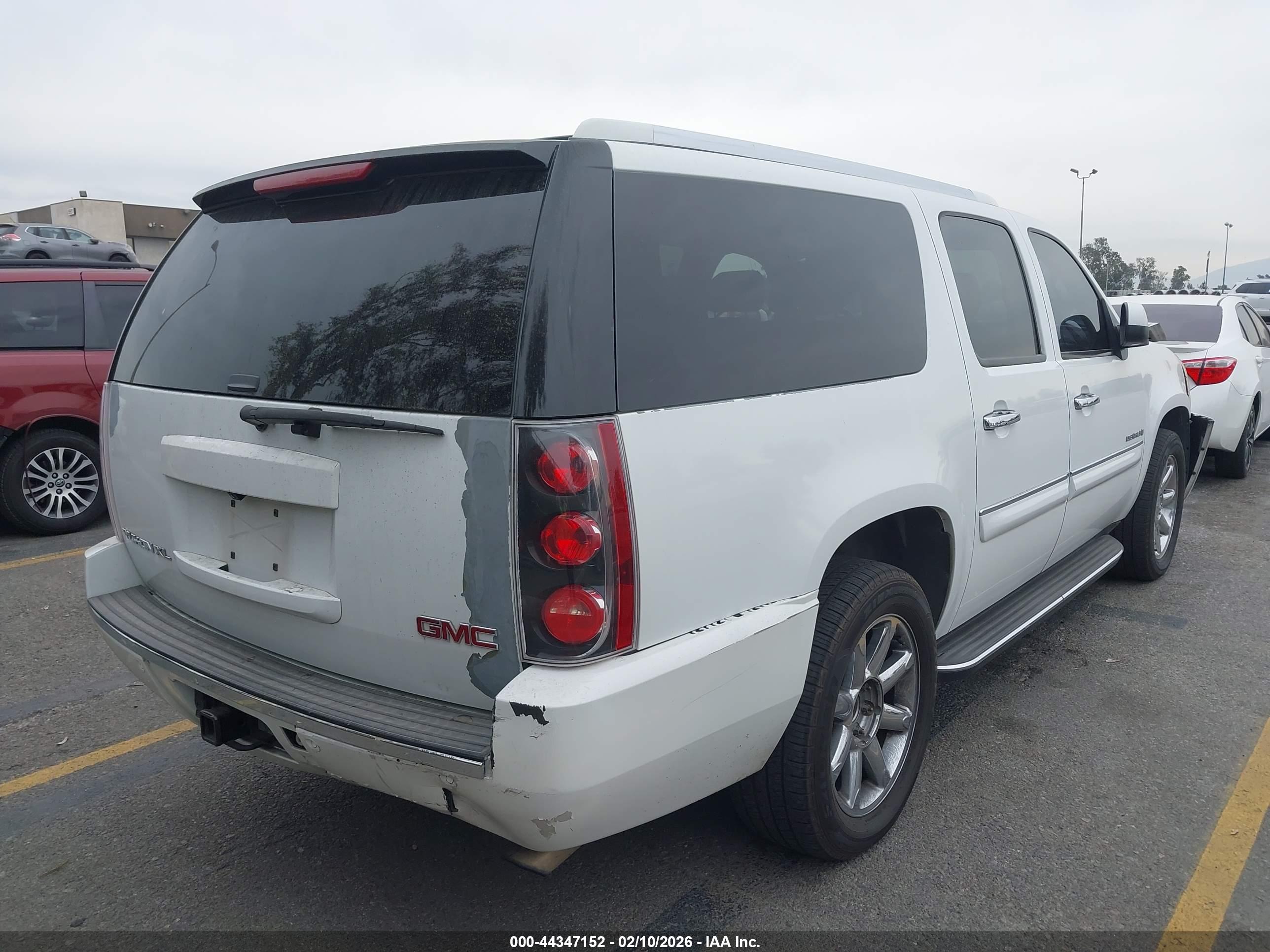 GMC YUKON image 4