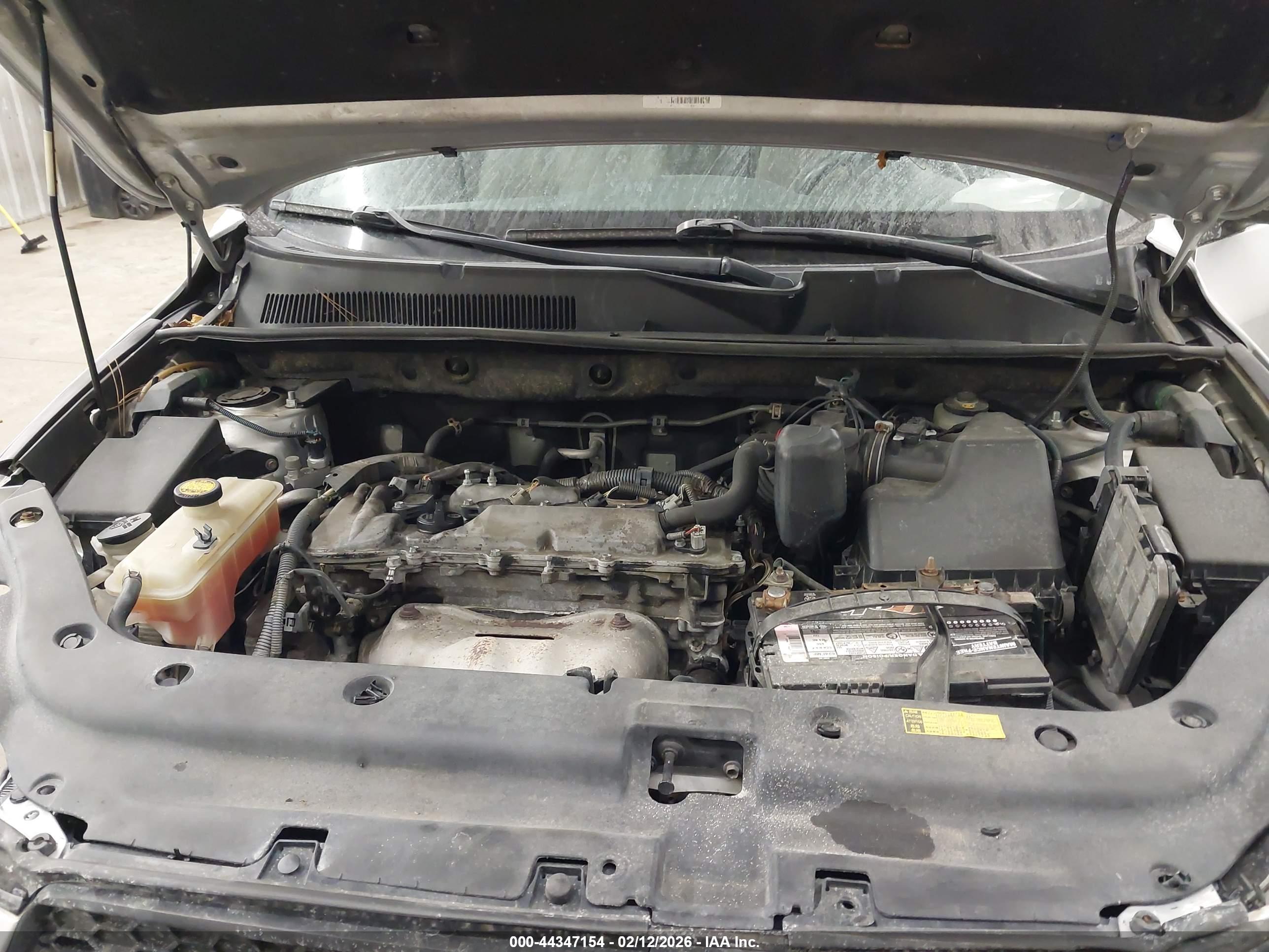 TOYOTA RAV4 image 10