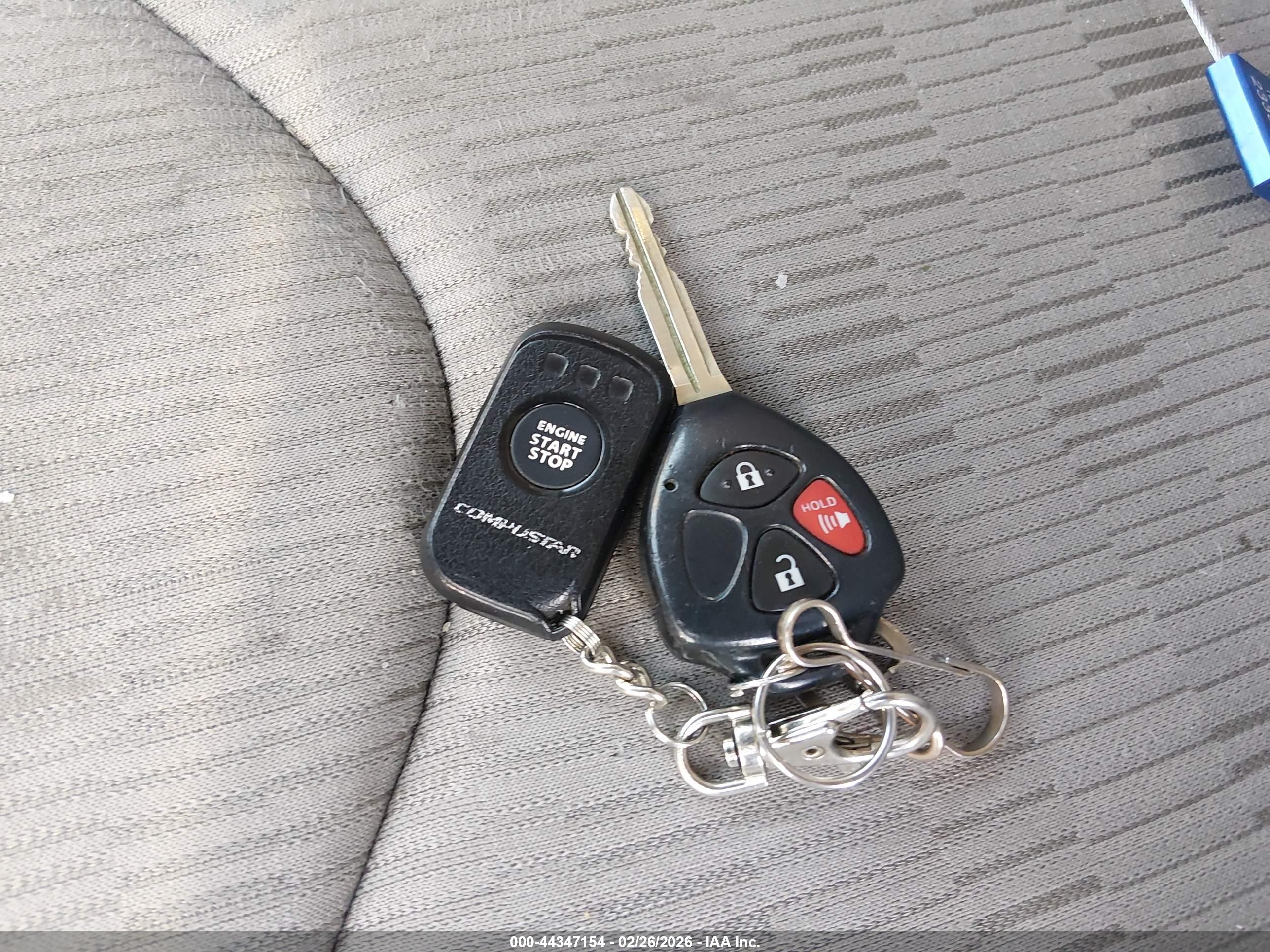 TOYOTA RAV4 image 11