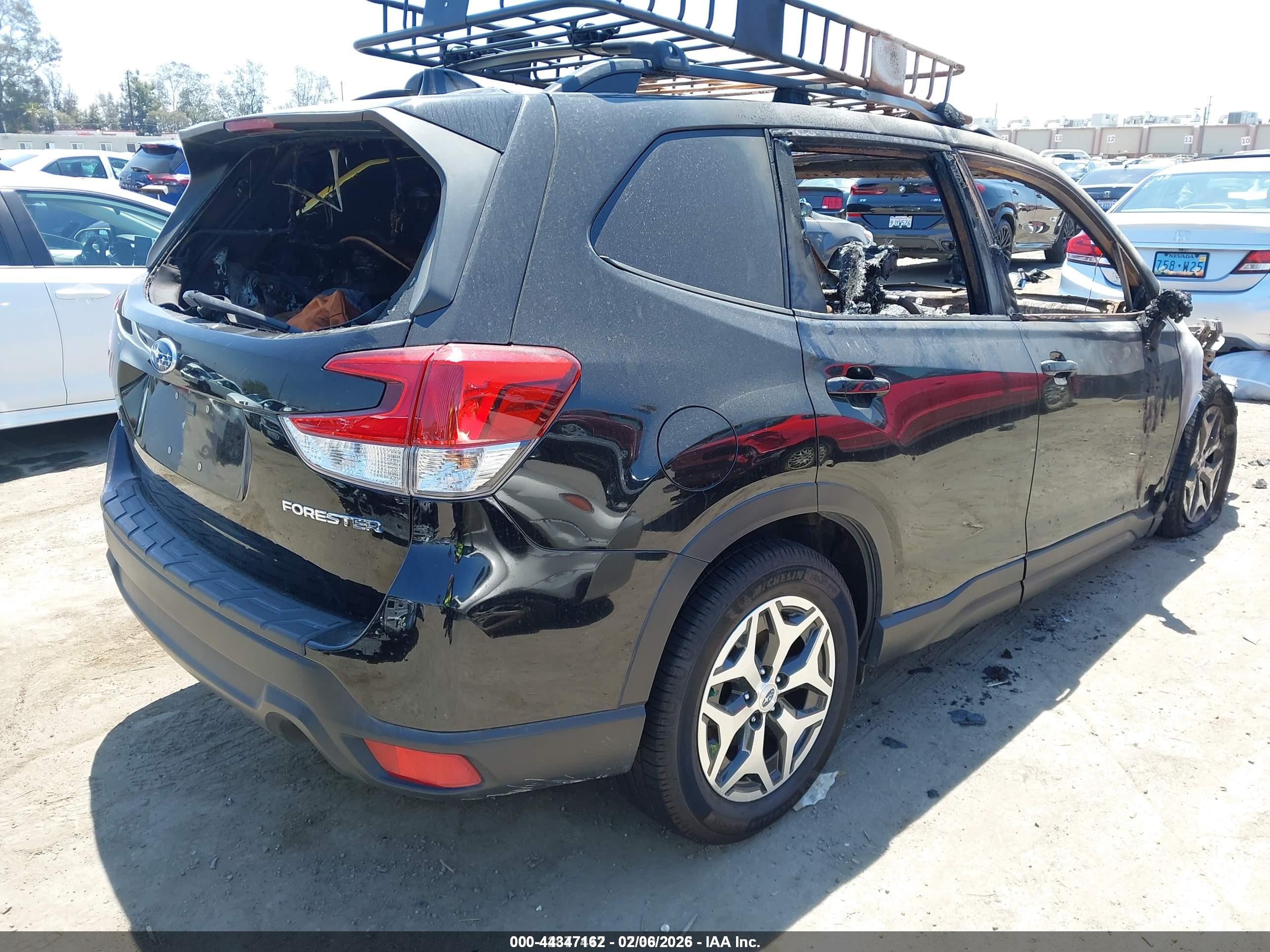 SUBARU FORESTER image 4