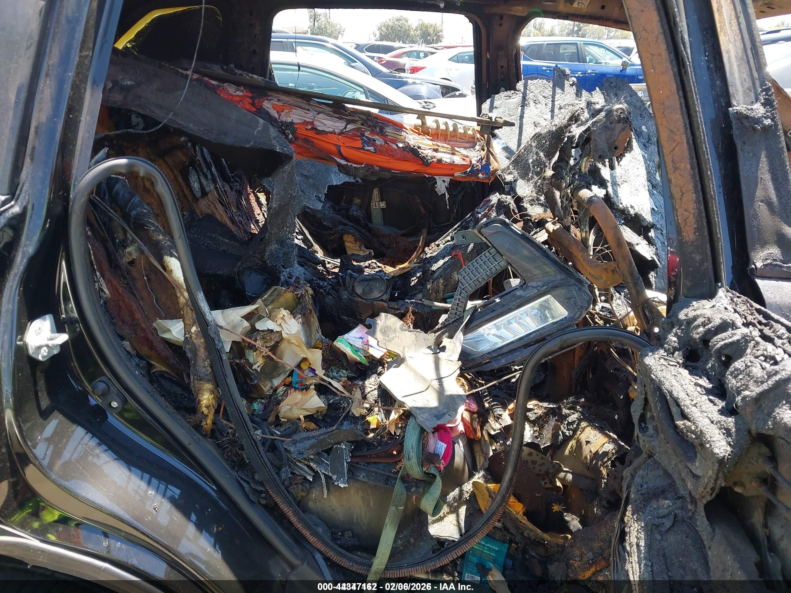 SUBARU FORESTER image 8