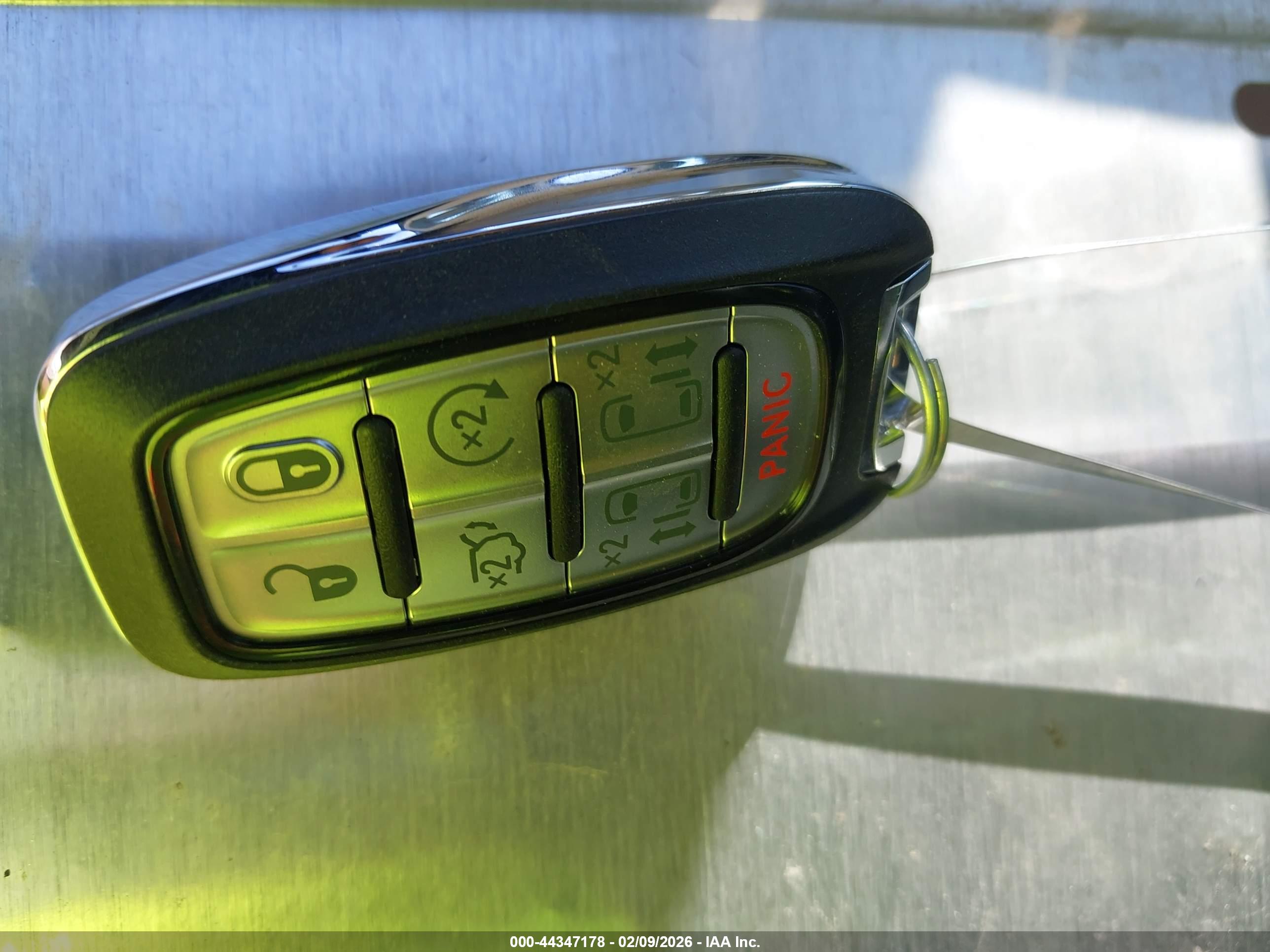 CHRYSLER PACIFICA image 11