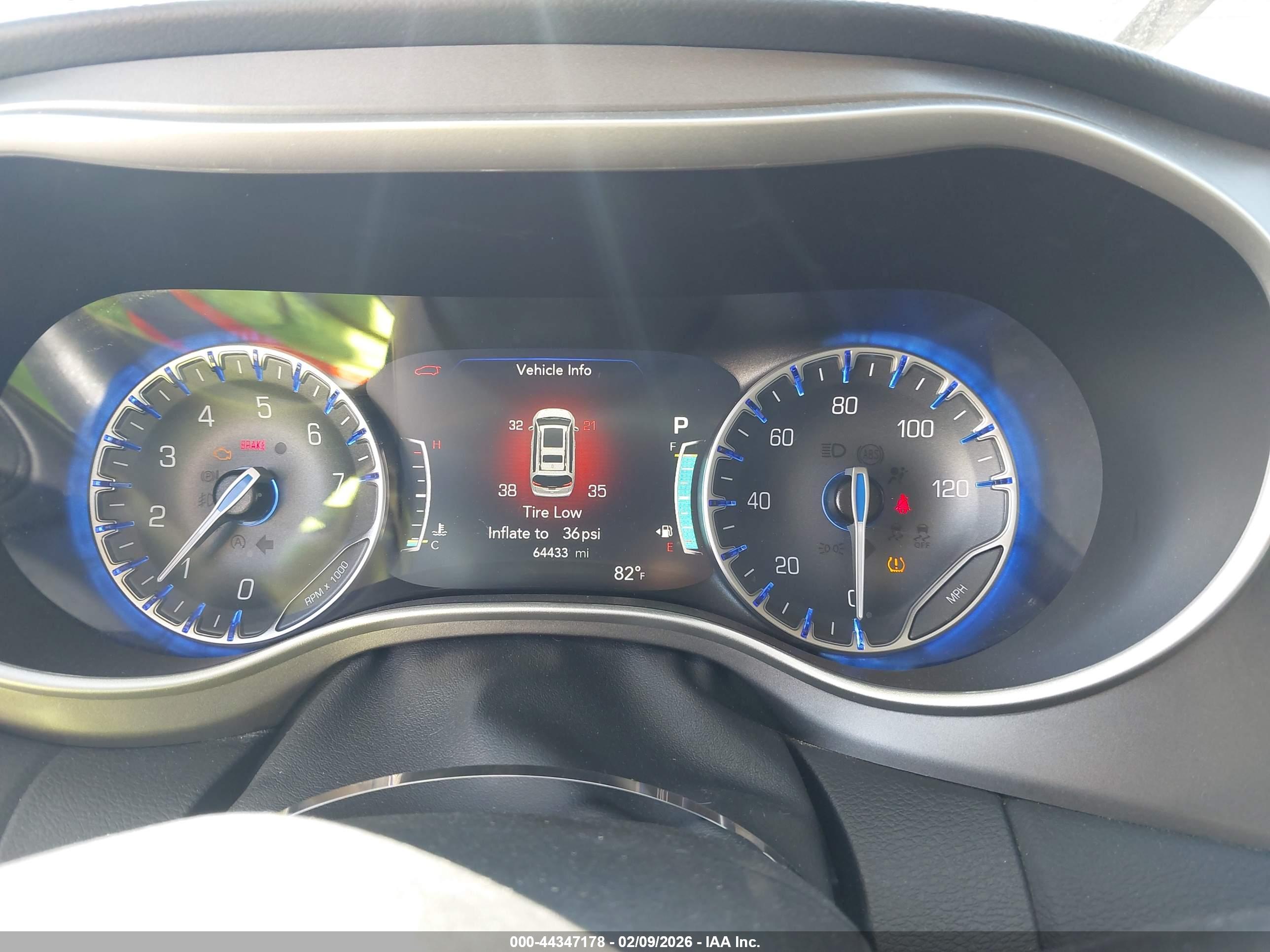 CHRYSLER PACIFICA image 7