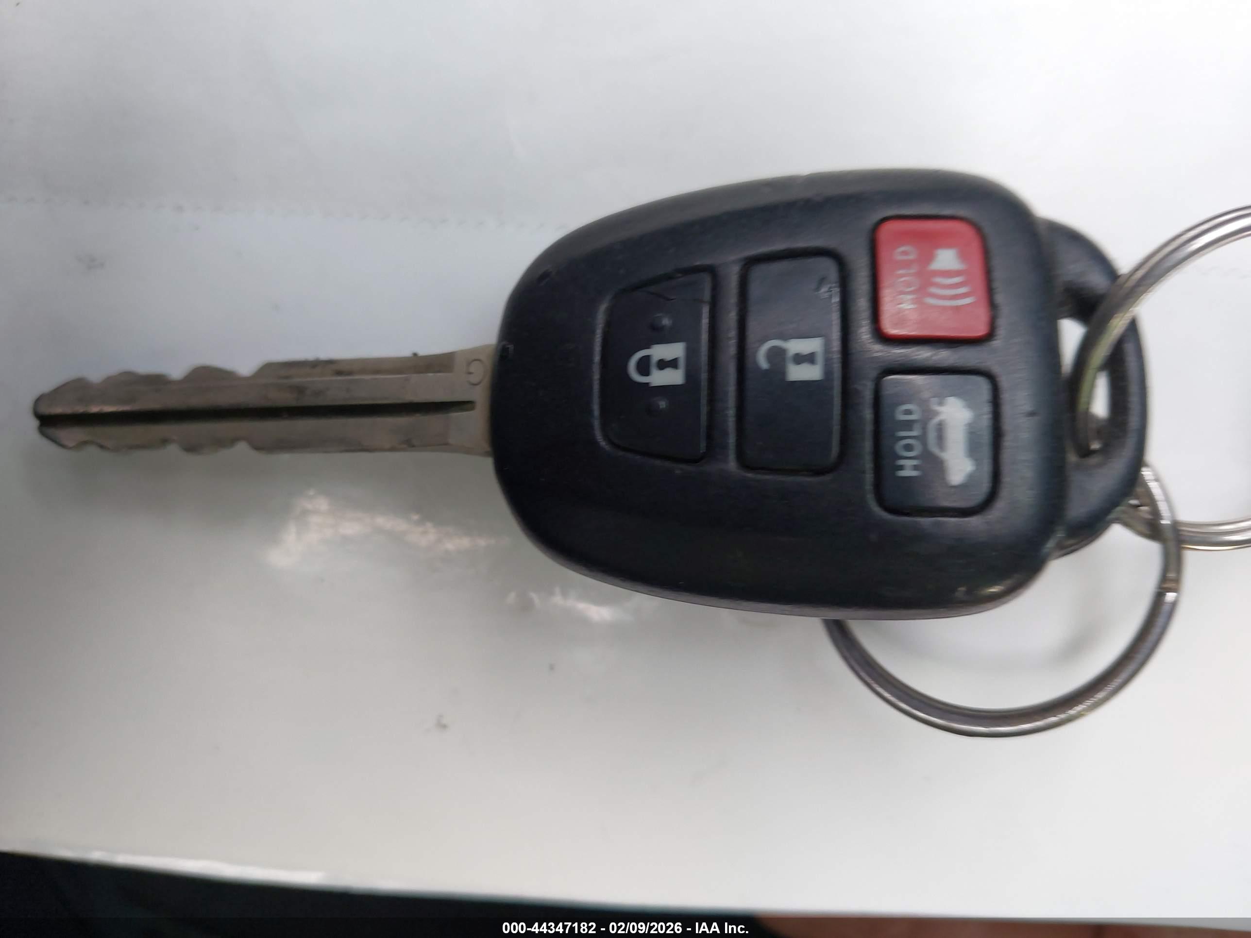TOYOTA CAMRY image 11