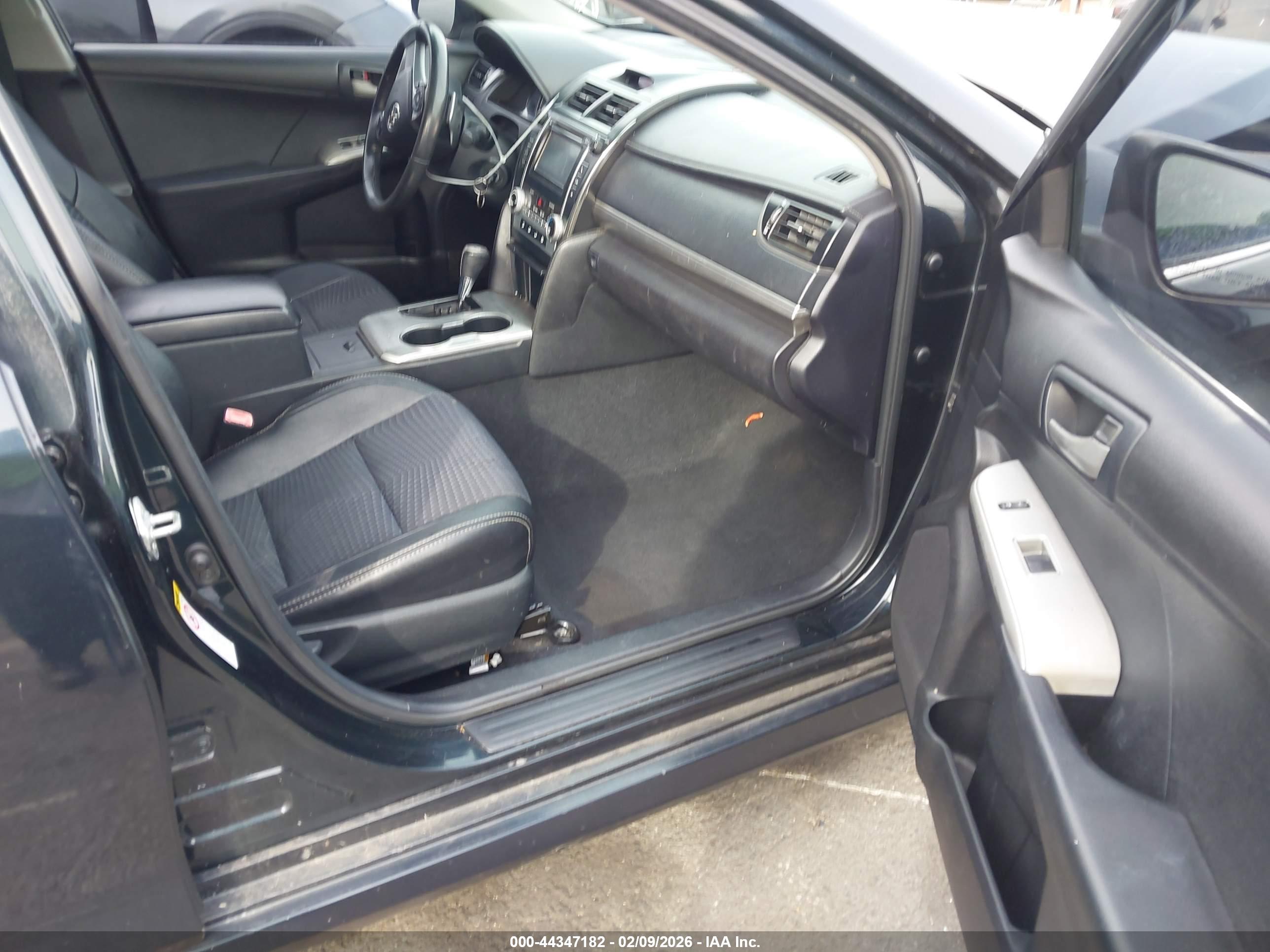 TOYOTA CAMRY image 5