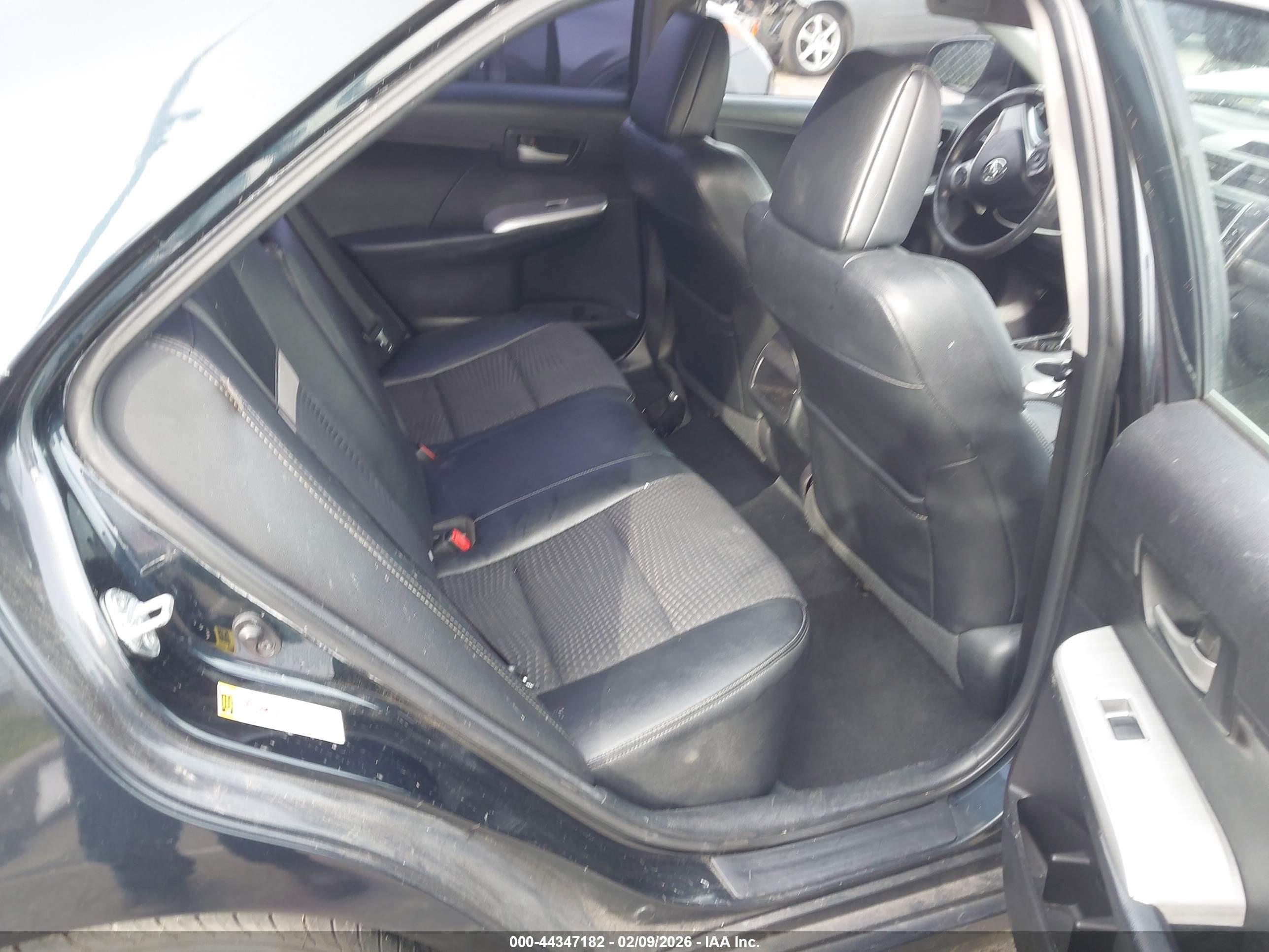 TOYOTA CAMRY image 8