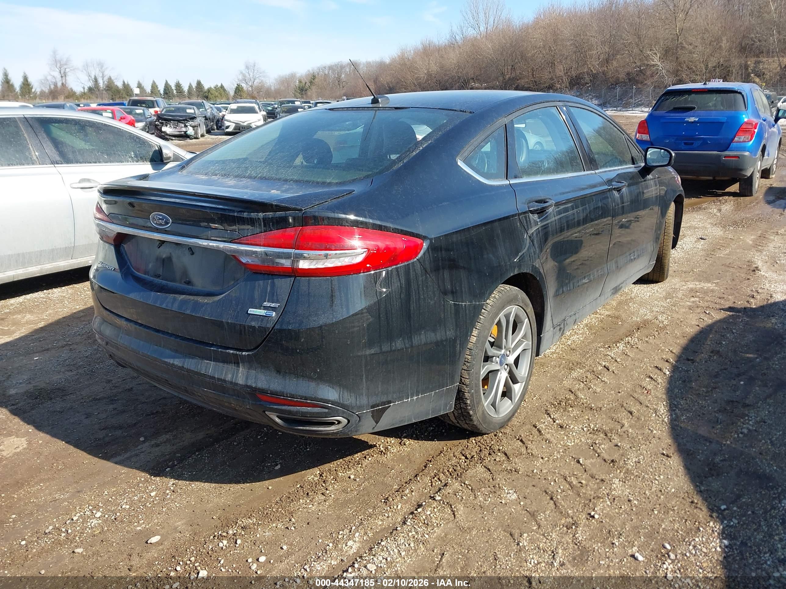 FORD FUSION image 4