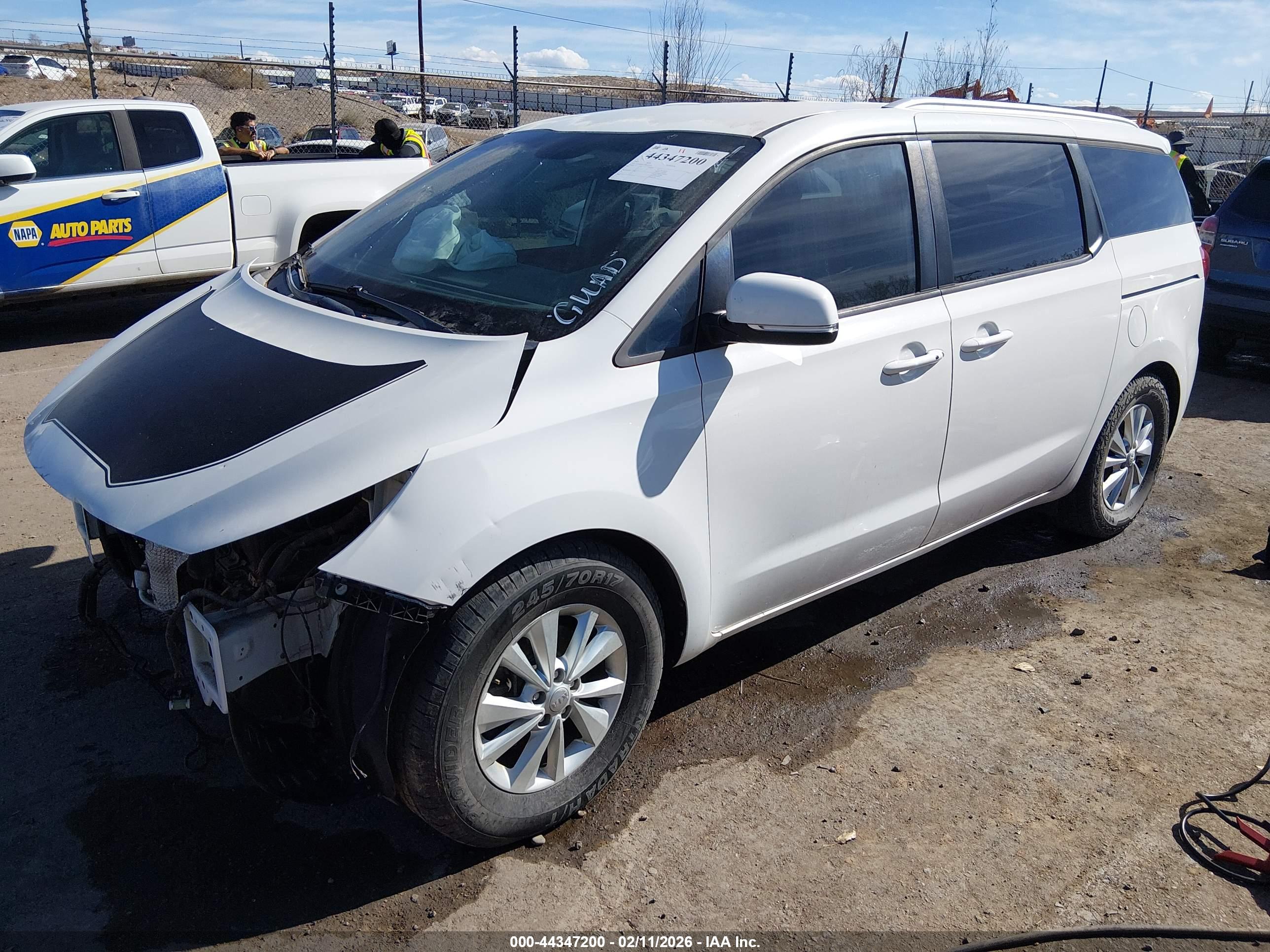 KIA SEDONA image 2