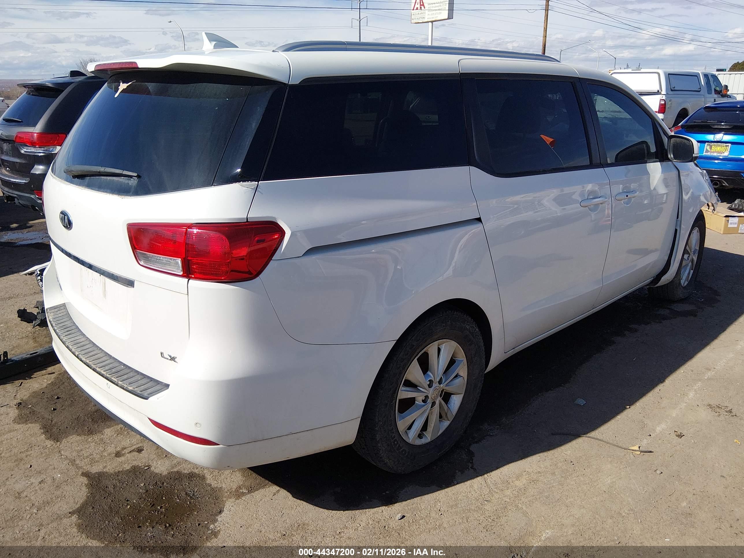 KIA SEDONA image 4