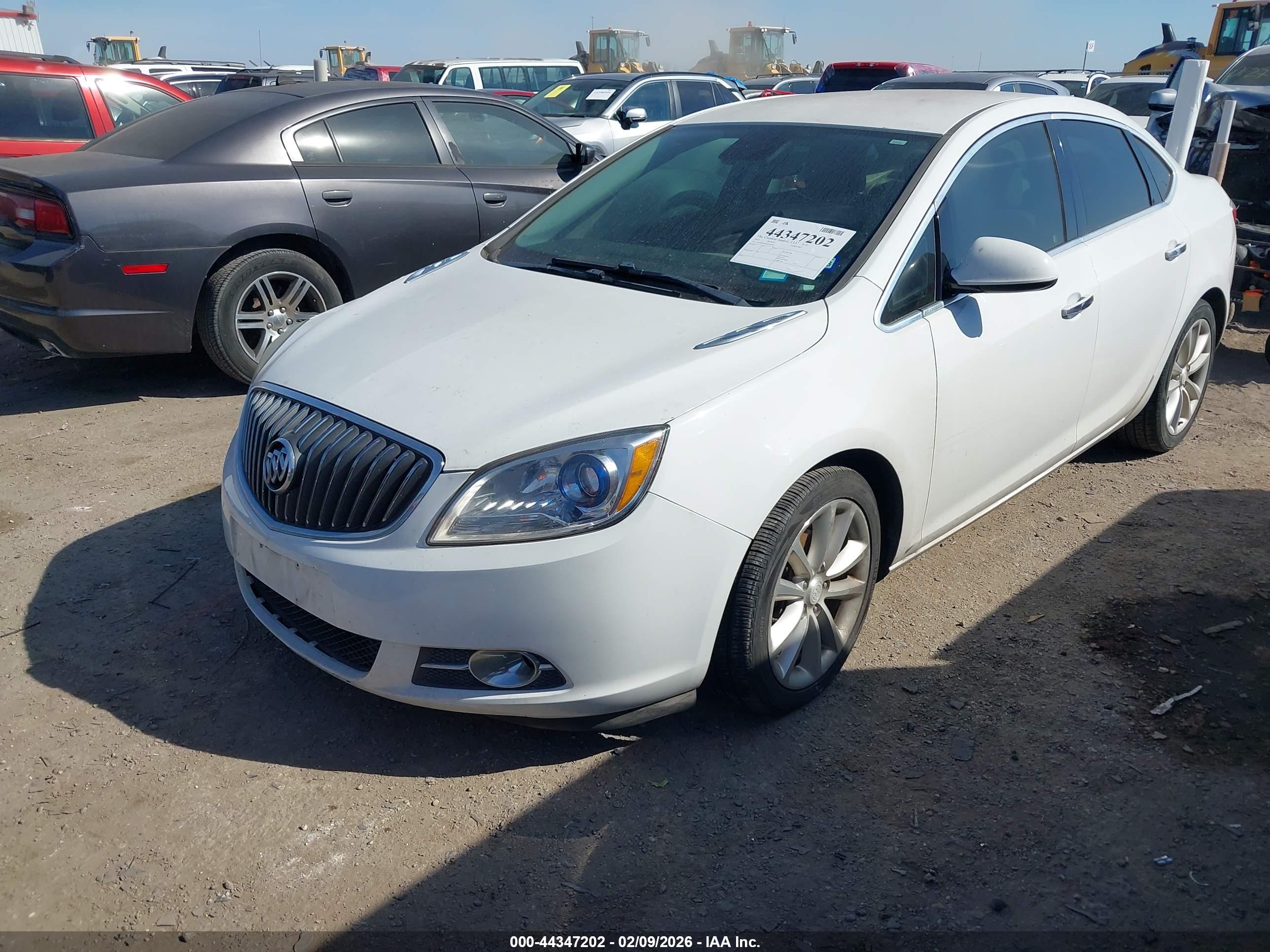 BUICK VERANO image 2