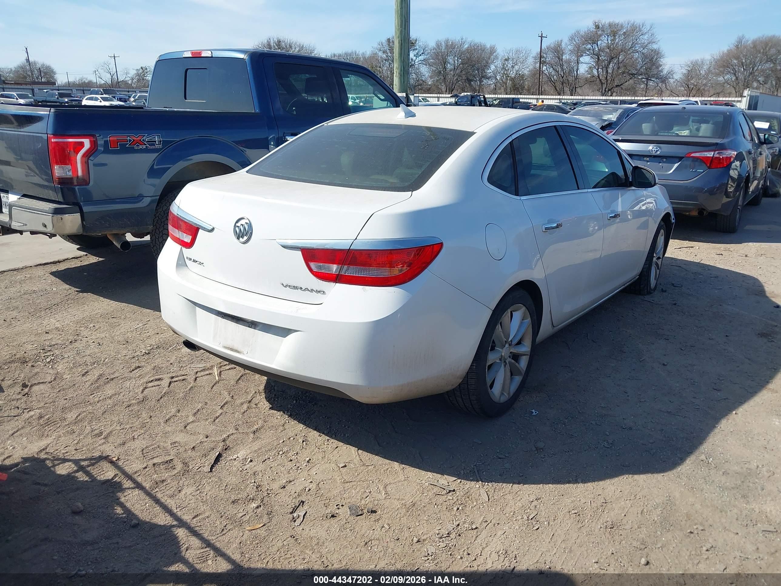 BUICK VERANO image 4