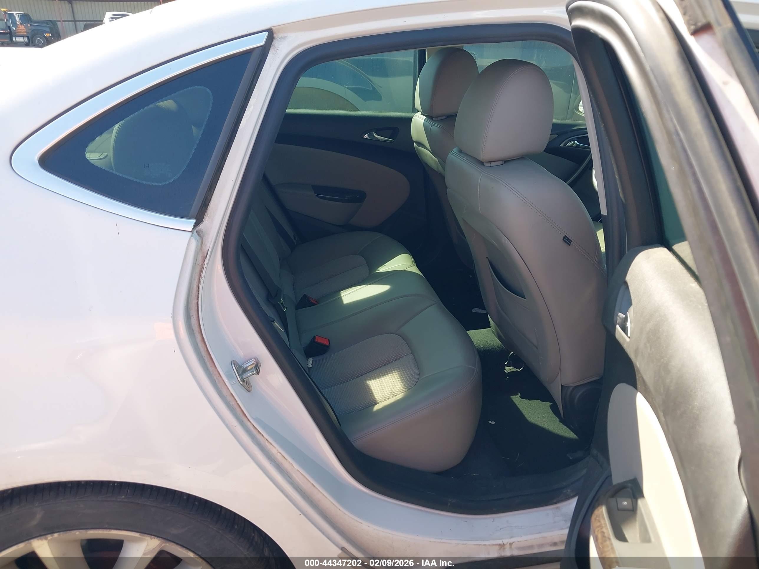 BUICK VERANO image 8
