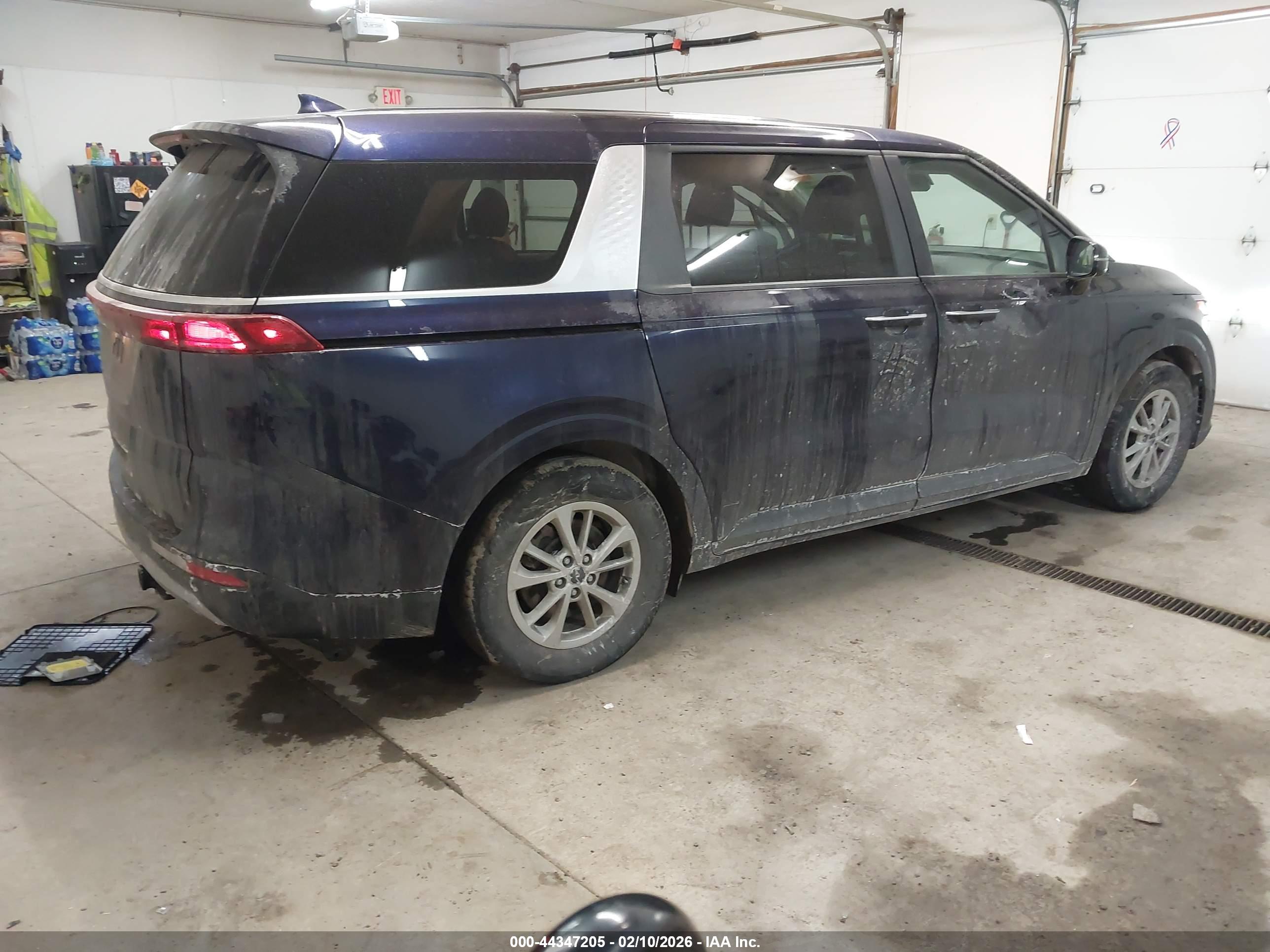 KIA CARNIVAL image 4