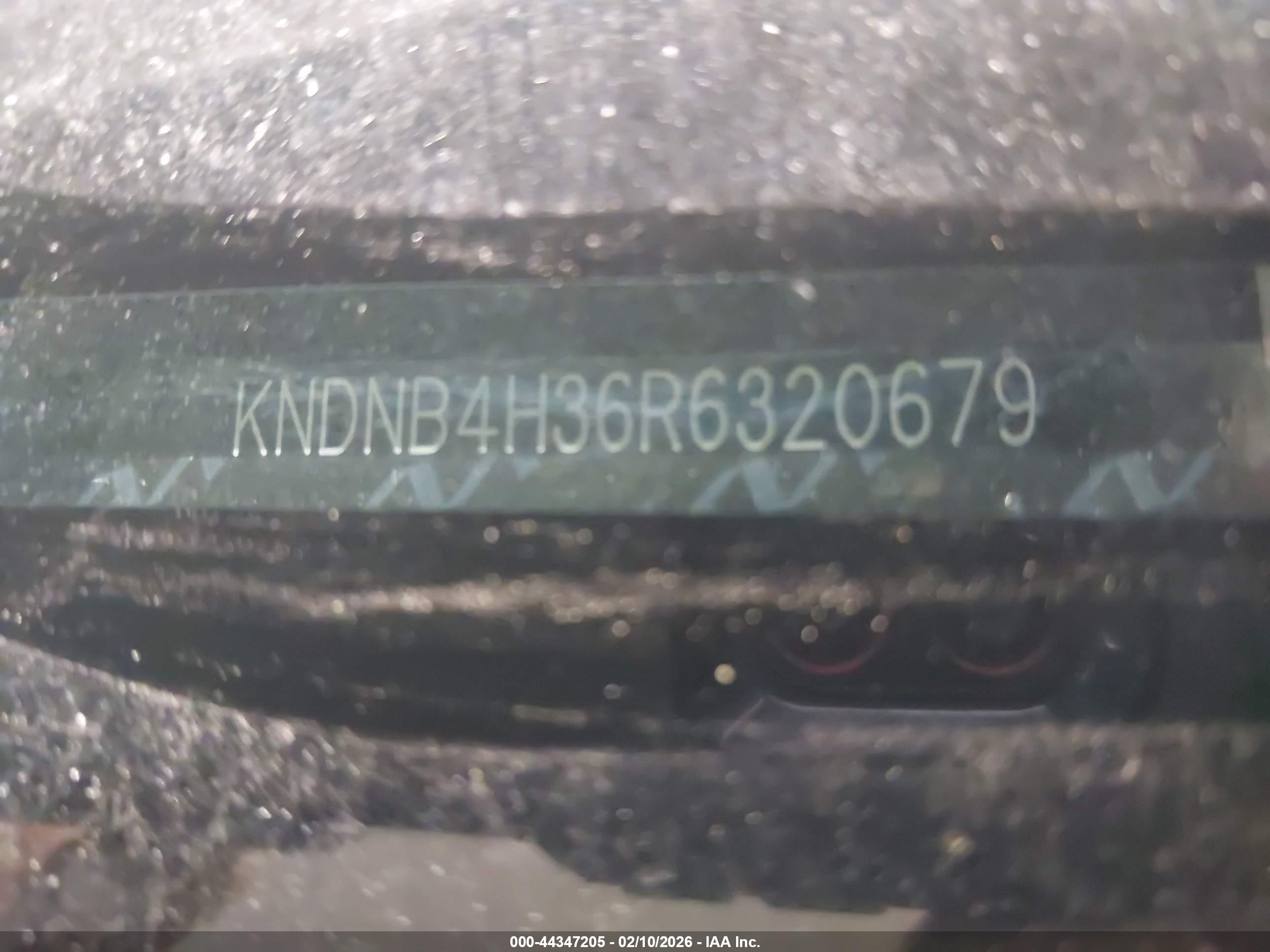 KIA CARNIVAL image 9