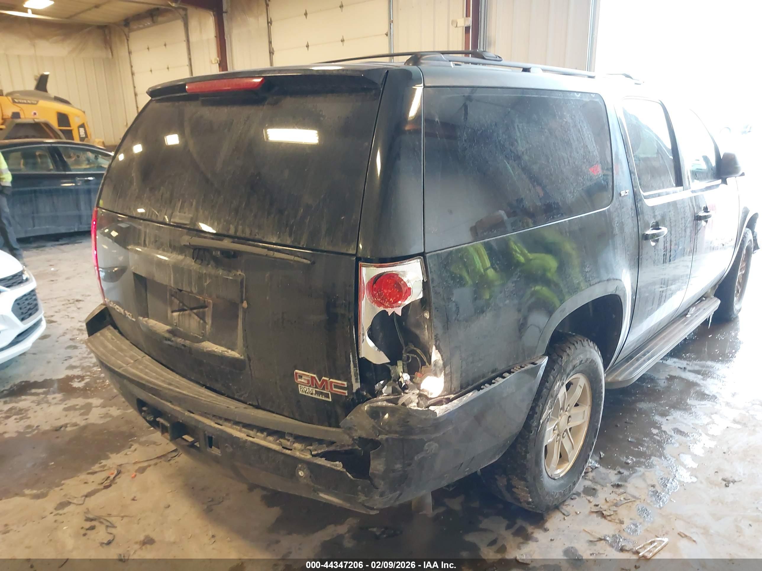 GMC YUKON image 6