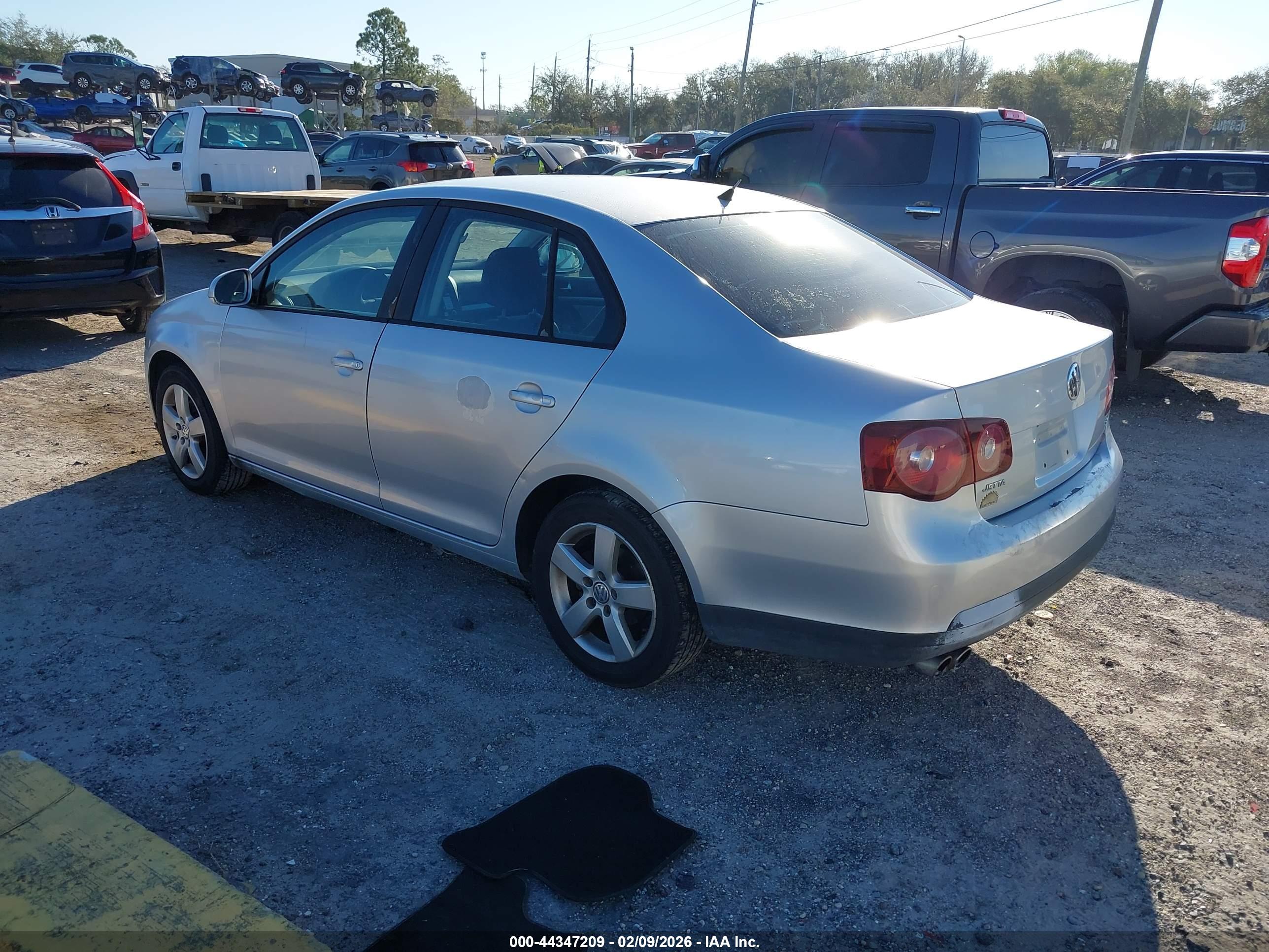 VOLKSWAGEN JETTA image 3