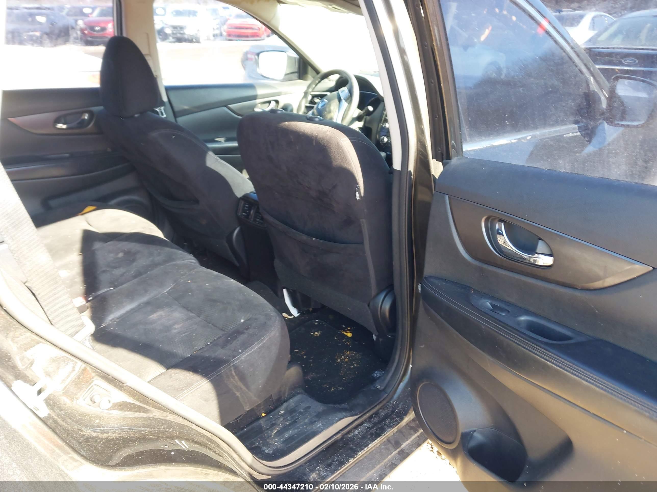 NISSAN ROGUE image 8