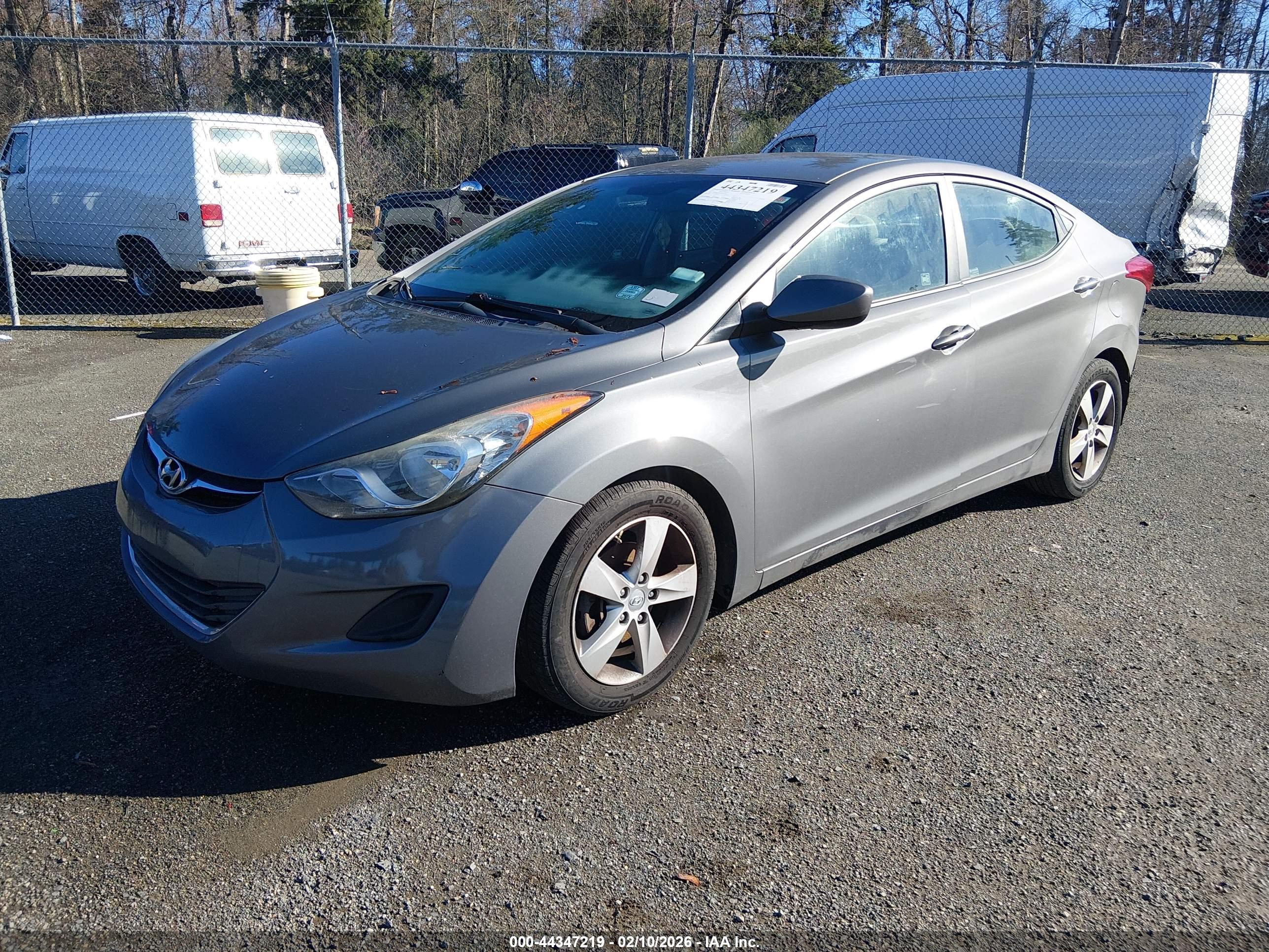 HYUNDAI ELANTRA image 2