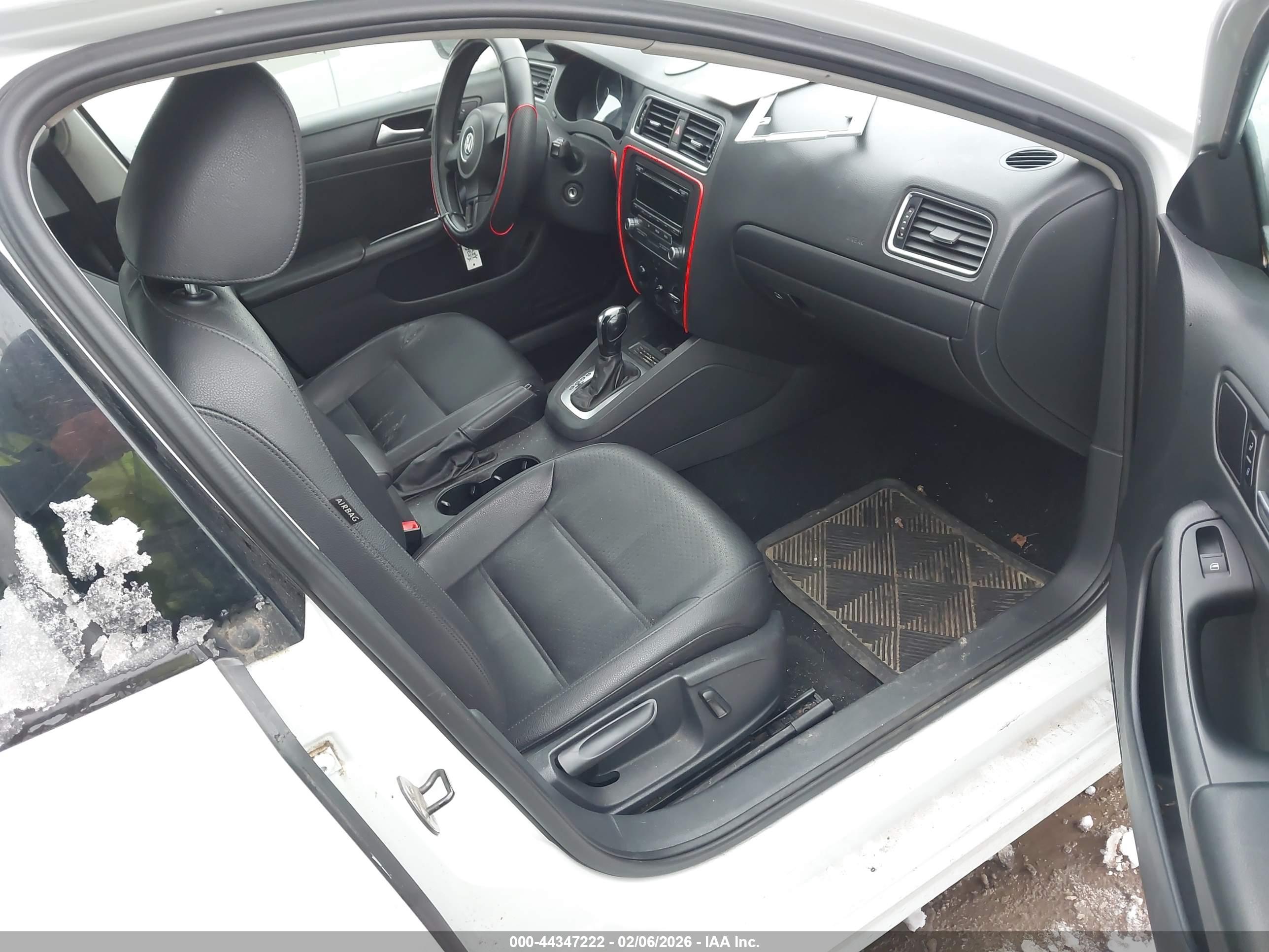 VOLKSWAGEN JETTA image 5