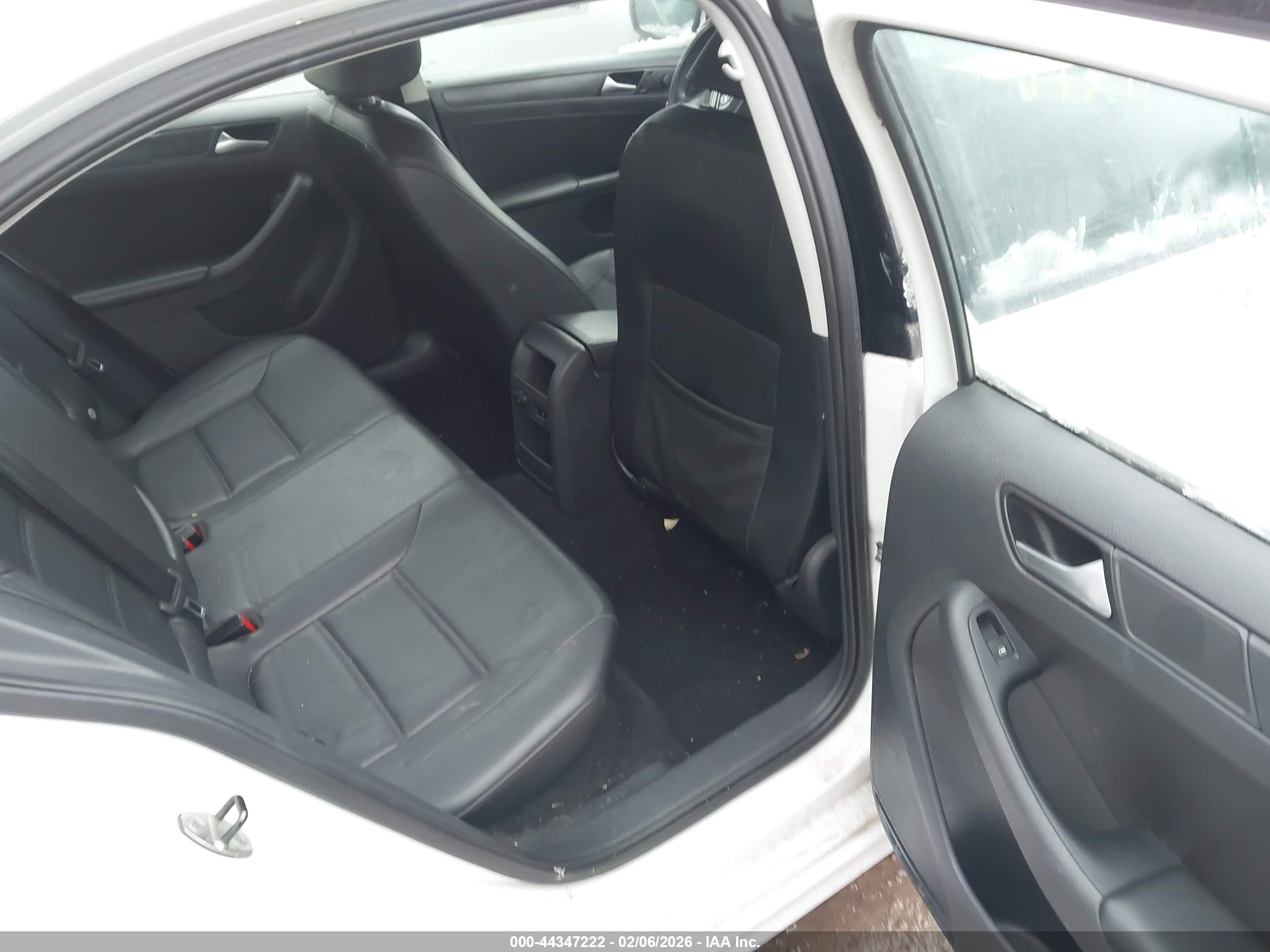 VOLKSWAGEN JETTA image 8