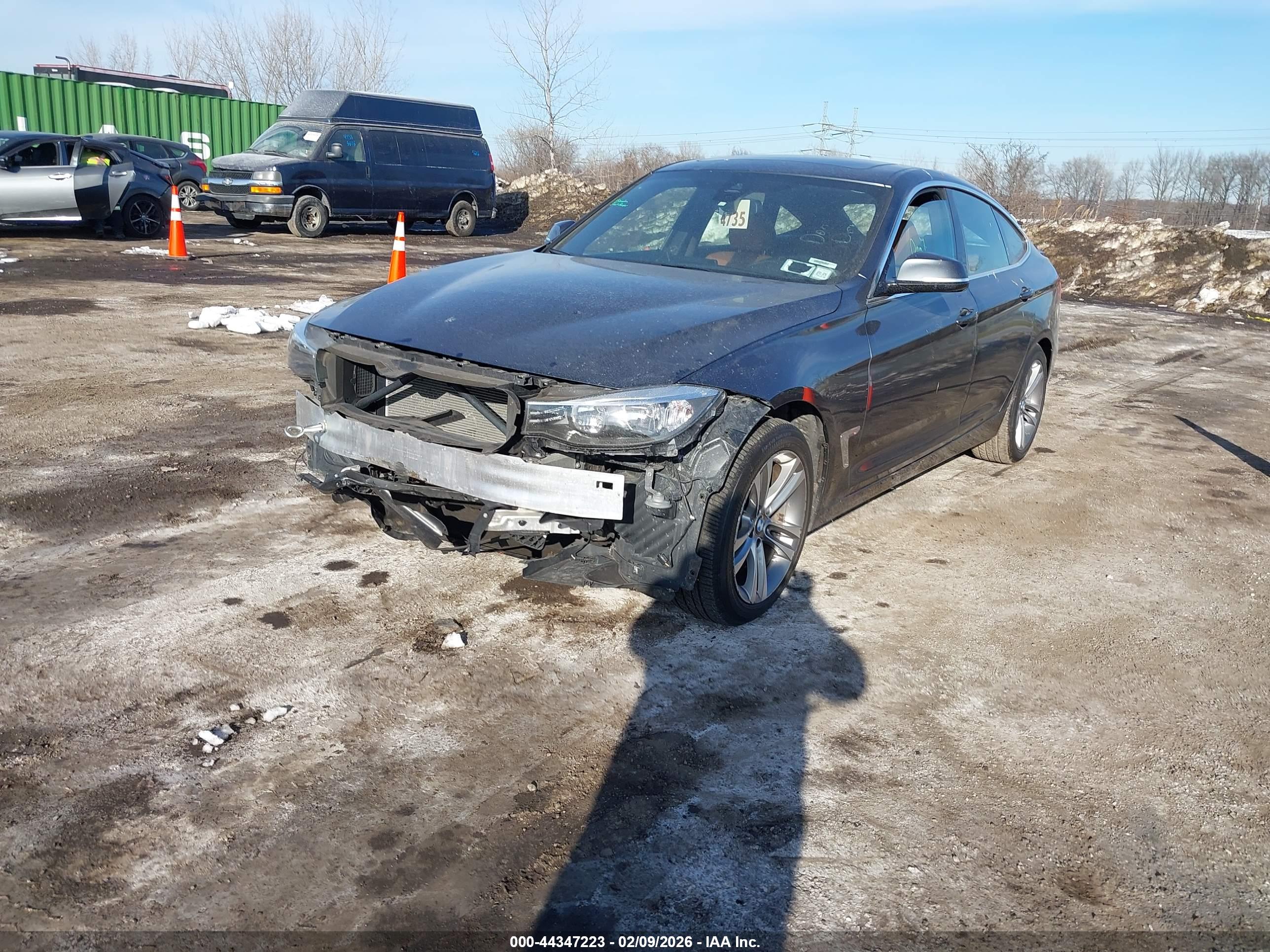 BMW 328I image 2