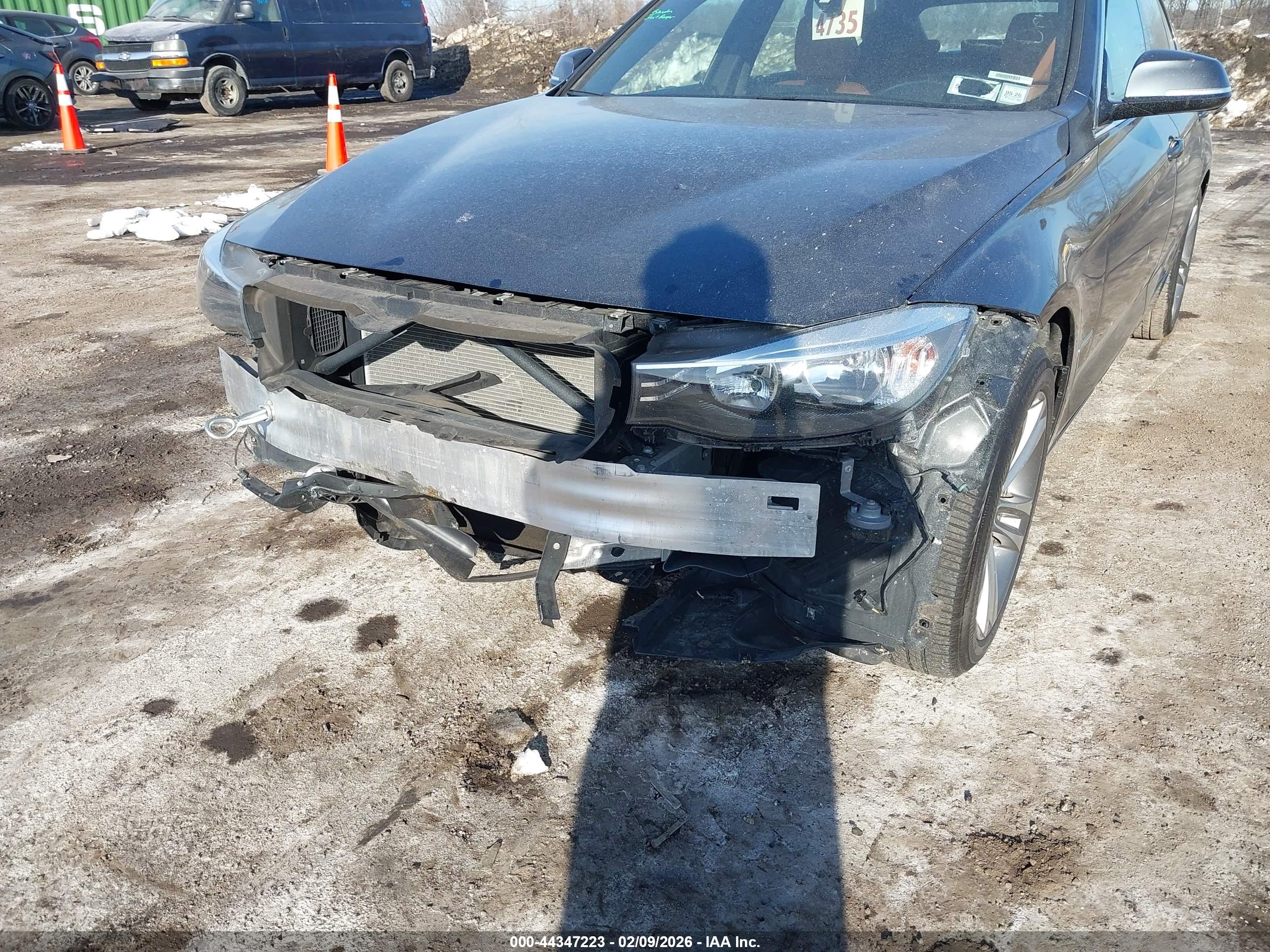 BMW 328I image 6