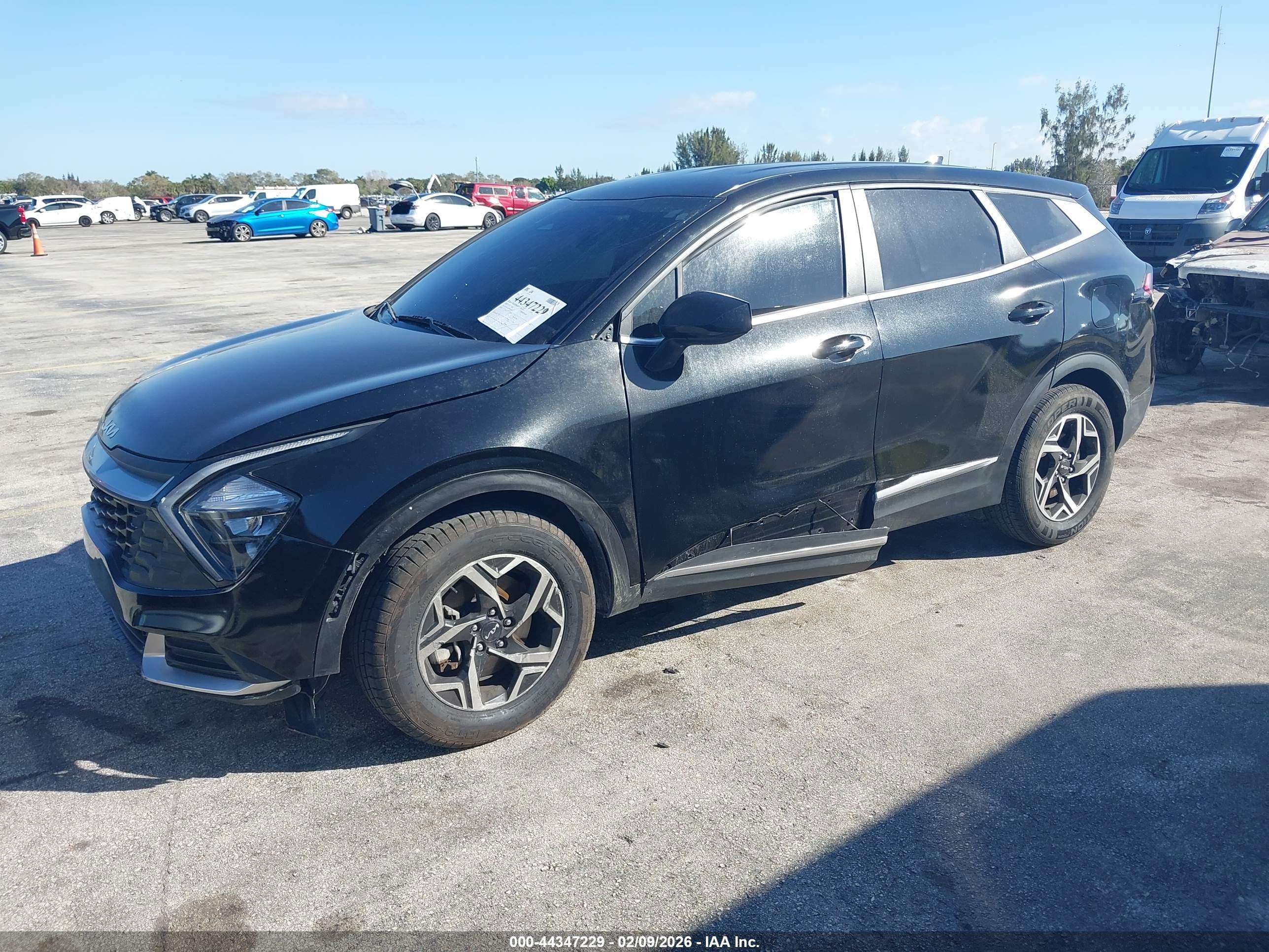 KIA SPORTAGE image 2