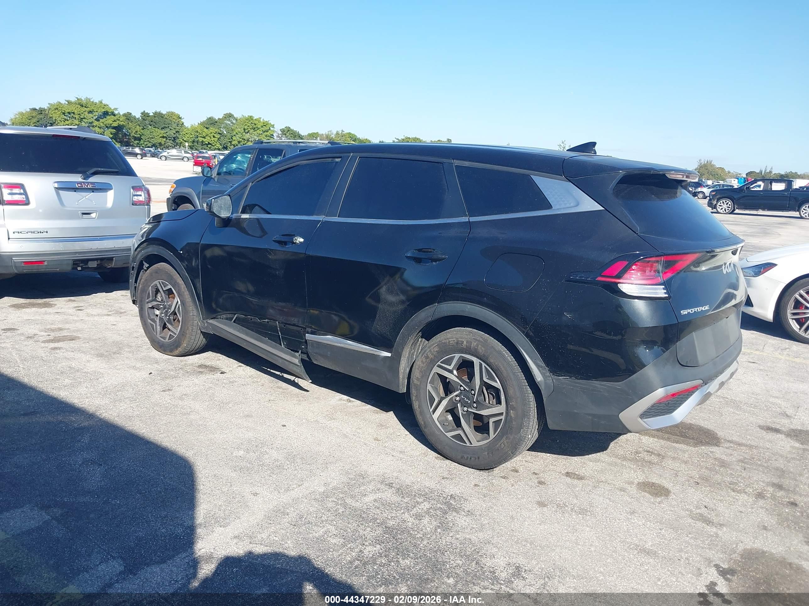 KIA SPORTAGE image 3