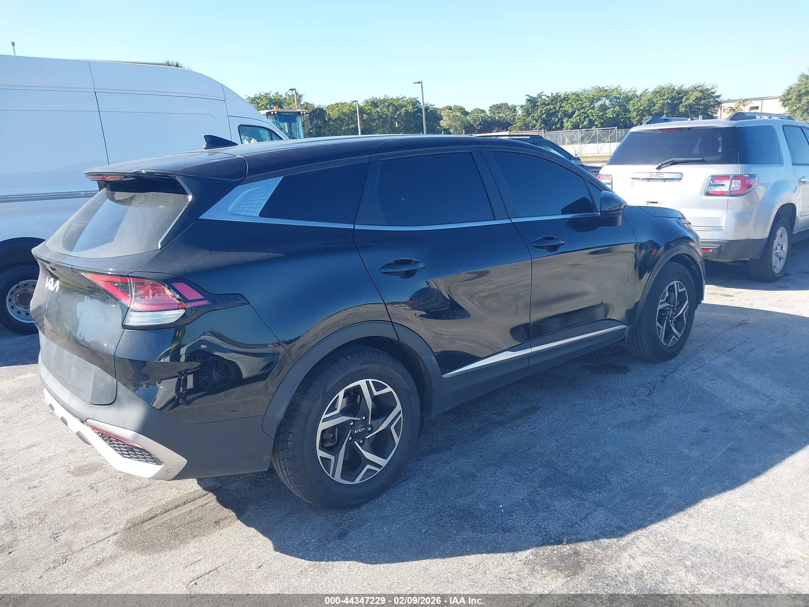 KIA SPORTAGE image 4