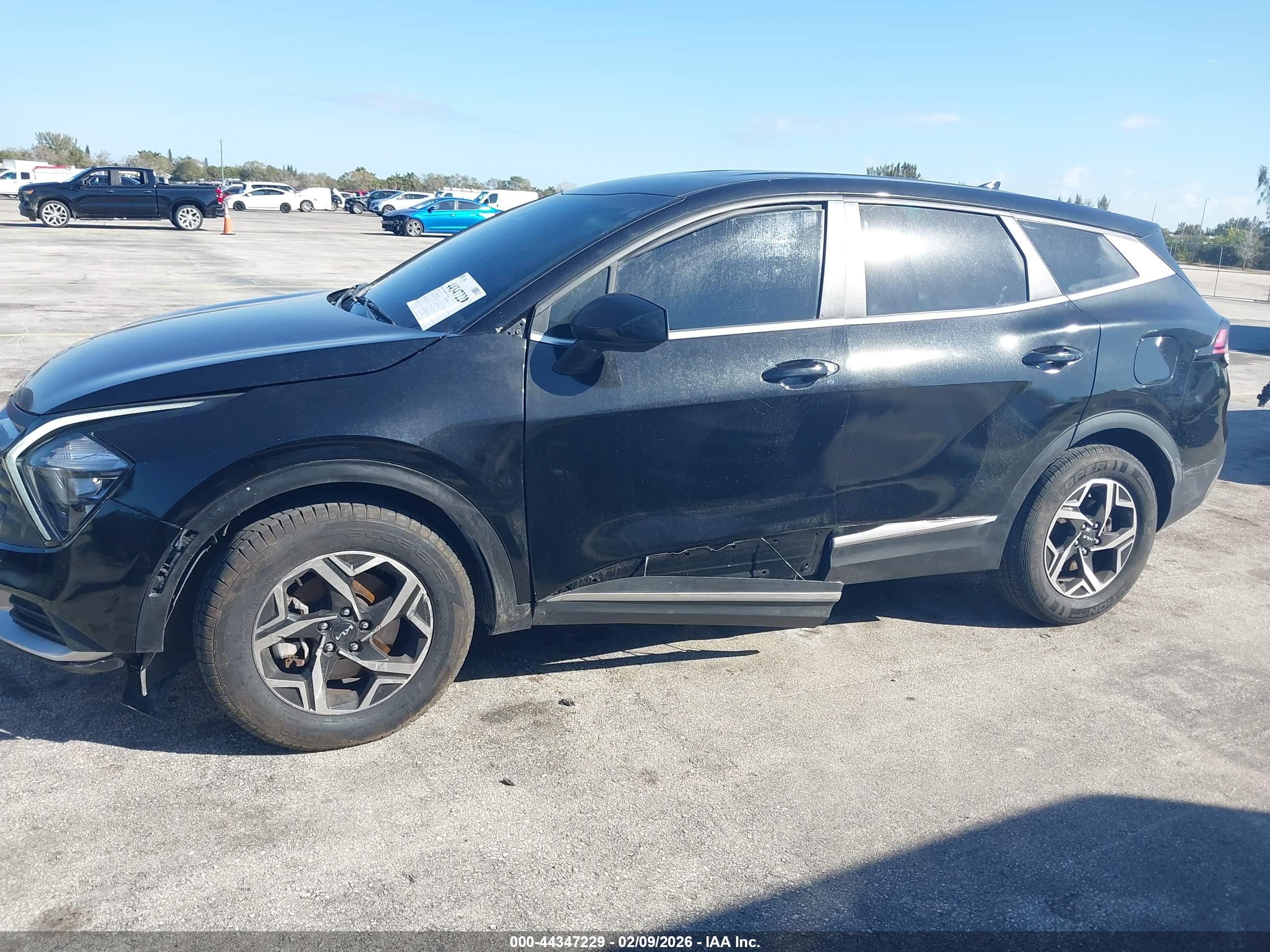 KIA SPORTAGE image 6