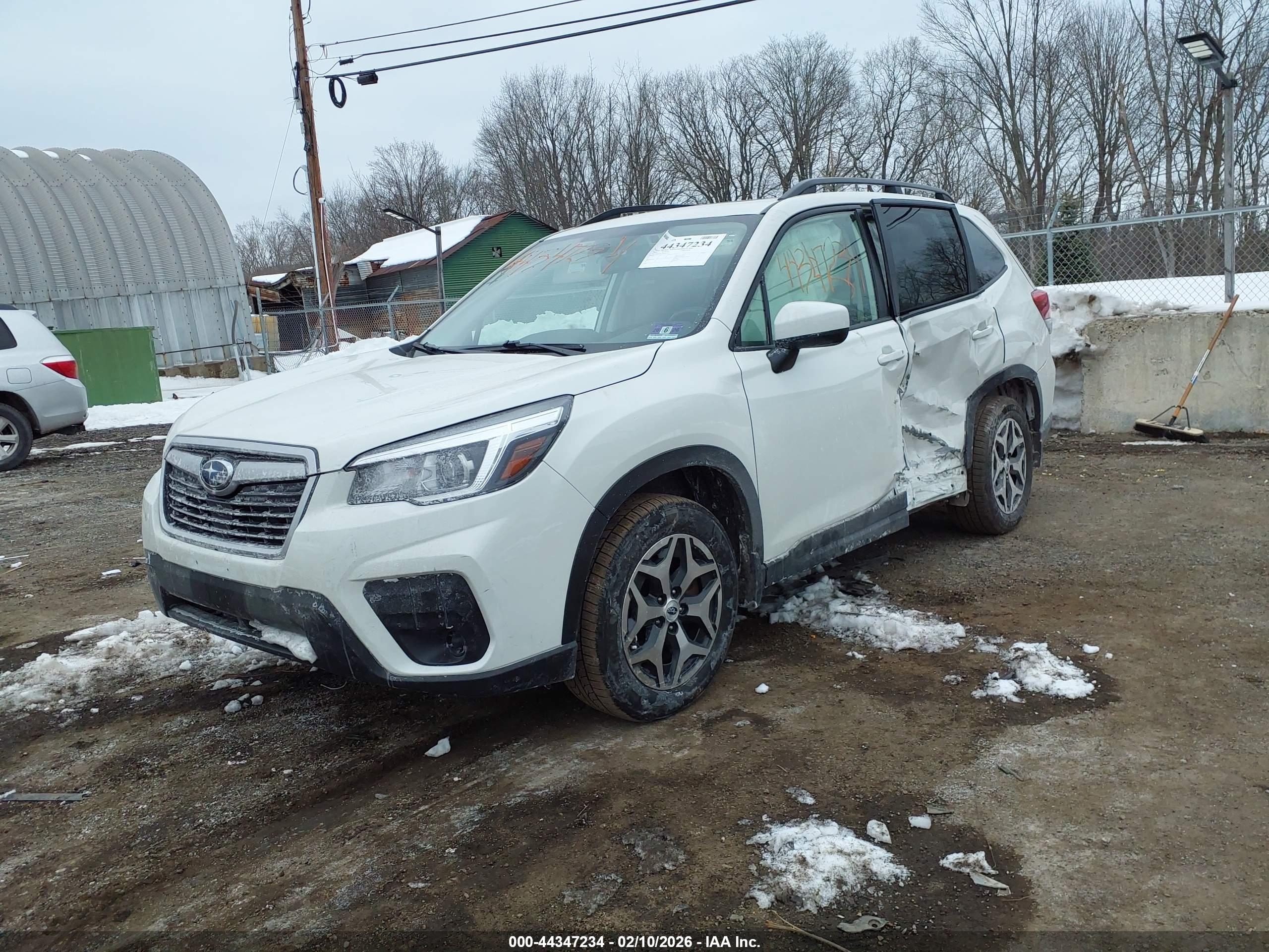SUBARU FORESTER image 2